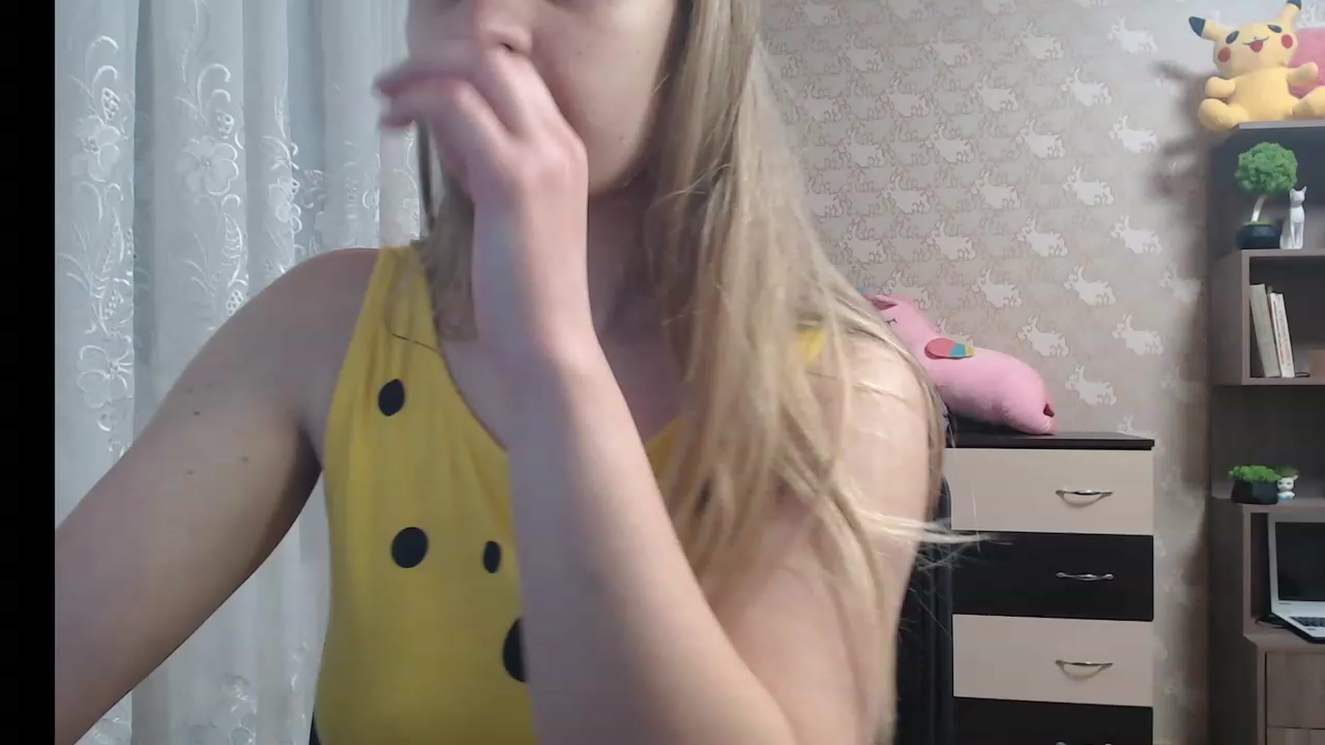 Gallery image thumbnail from CozySweety's myfreecams stream on, 12/24/2022, 13:48 image 18 of 20