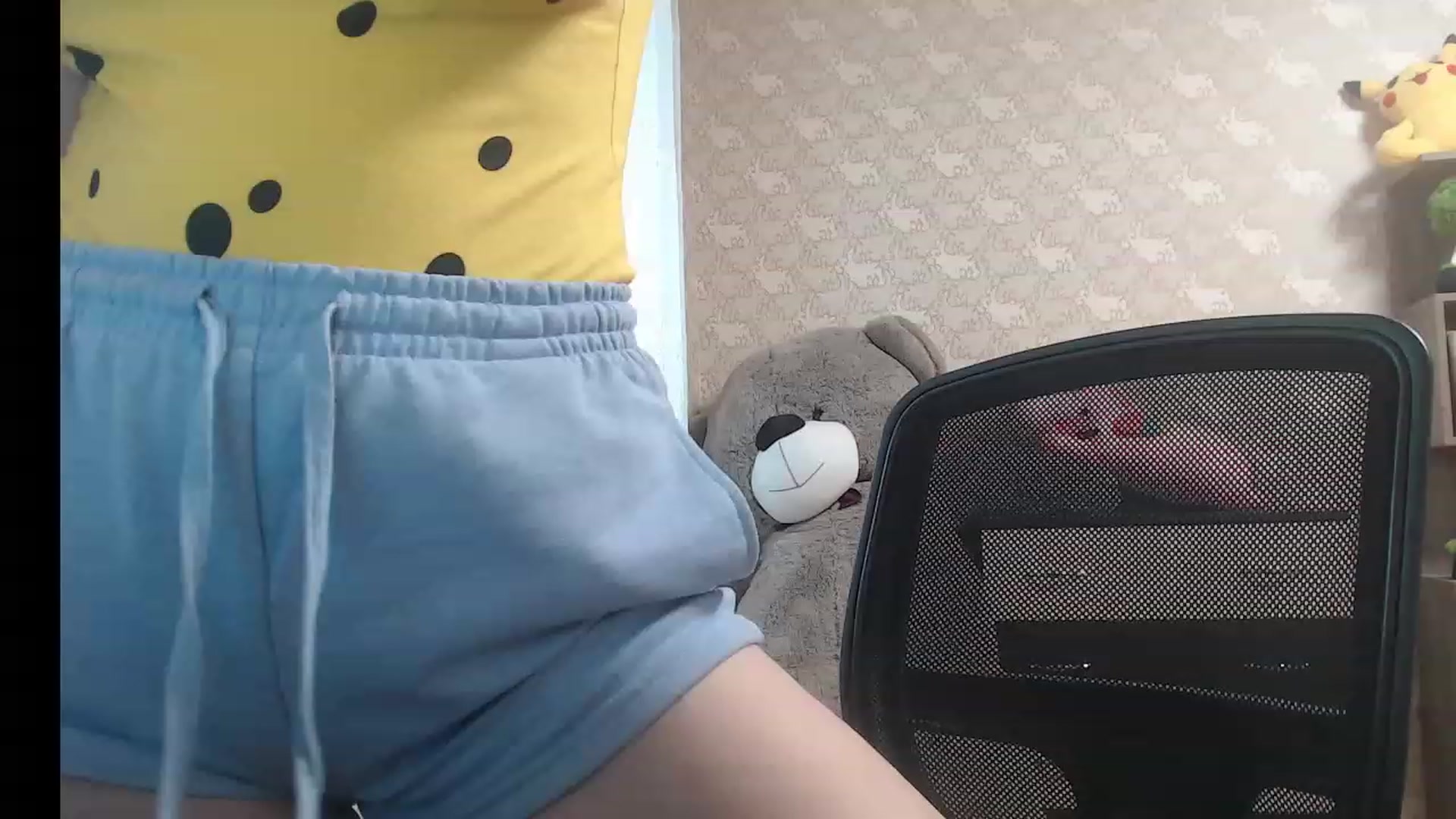 Gallery image thumbnail from CozySweety's myfreecams stream on, 05/01/2023, 08:26 image 17 of 20