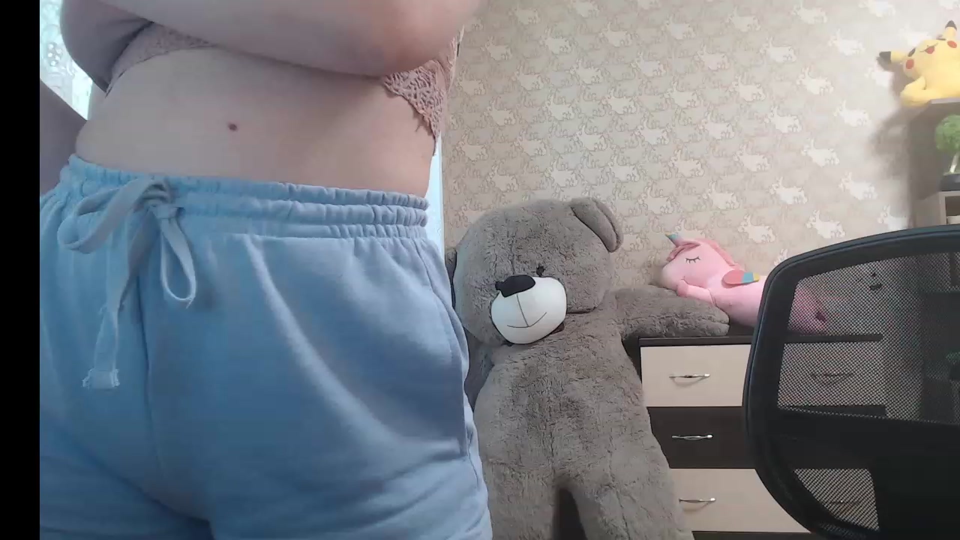 Gallery image thumbnail from CozySweety's myfreecams stream on, 05/04/2023, 12:01 image 3 of 20