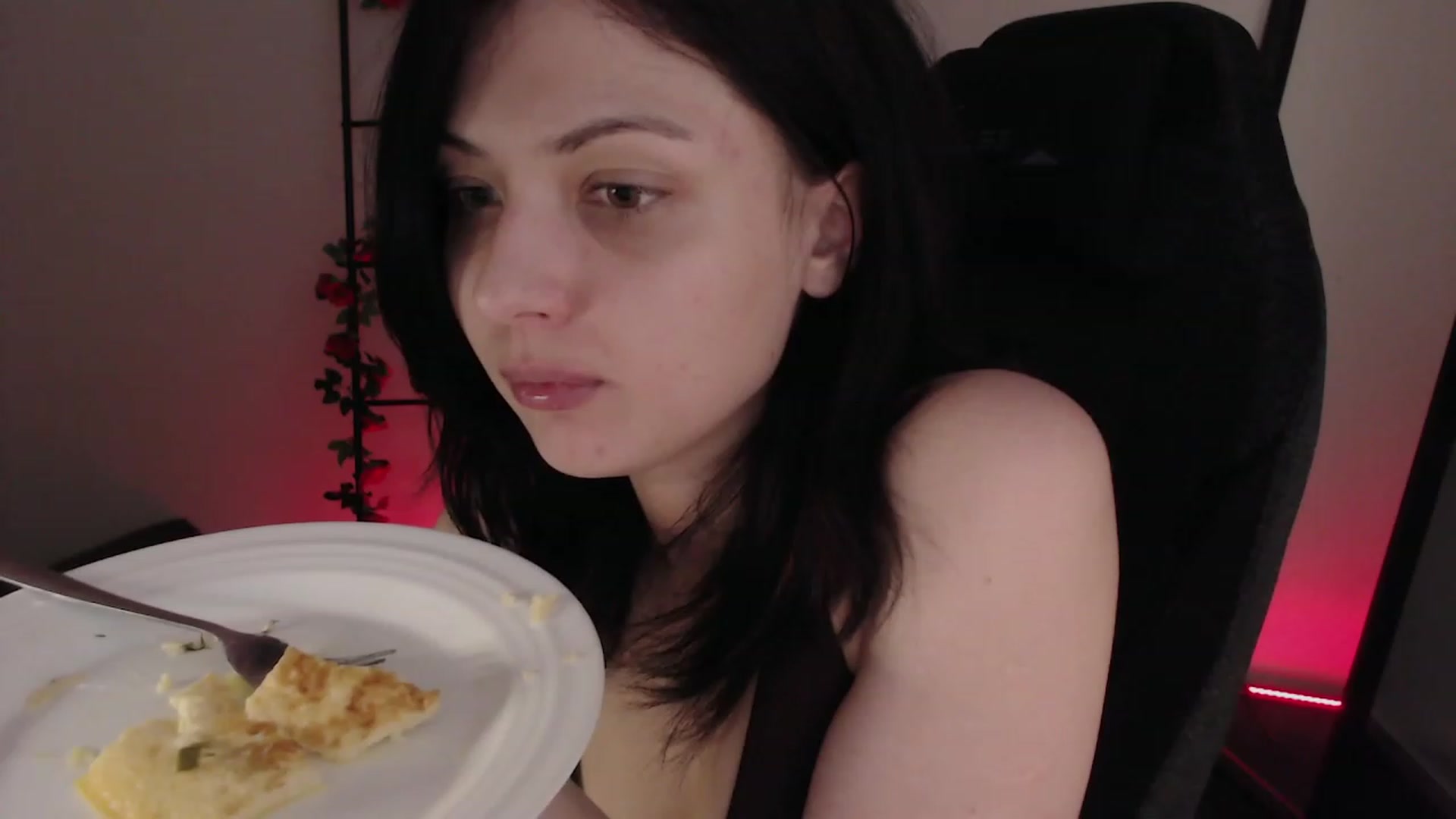 Gallery image thumbnail from CptSniffles's myfreecams stream on, 12/20/2022, 07:58 image 15 of 20