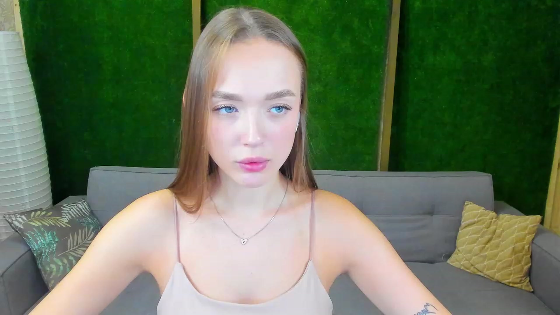 Gallery image thumbnail from Crafty_Love's myfreecams stream on, 11/17/2022, 12:46 image 9 of 20