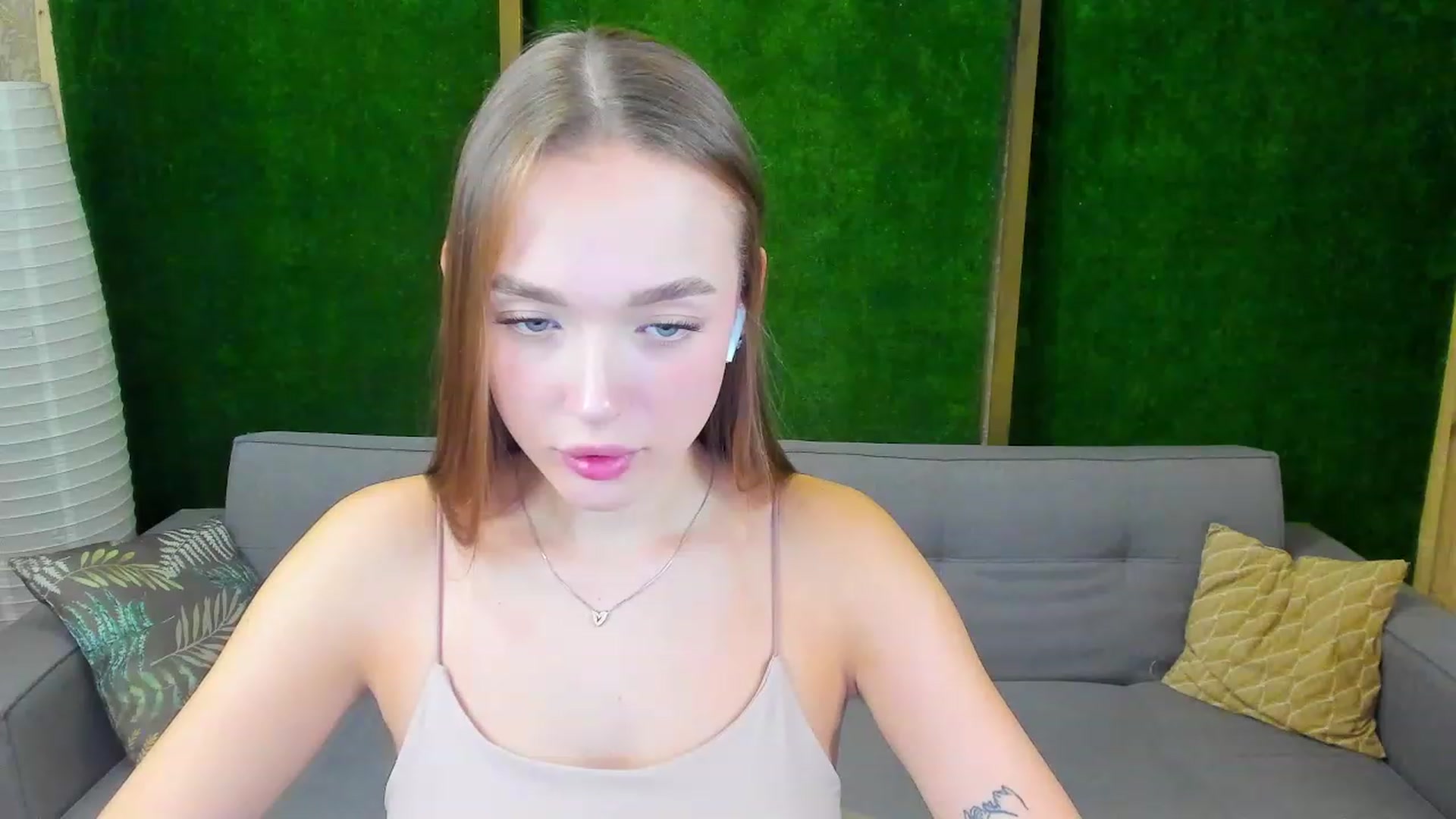 Gallery image thumbnail from Crafty_Love's myfreecams stream on, 11/17/2022, 12:46 image 7 of 20