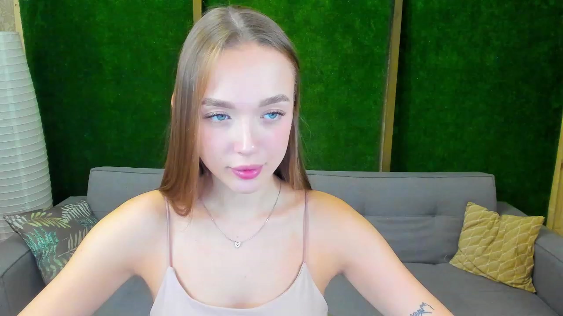 Gallery image thumbnail from Crafty_Love's myfreecams stream on, 11/17/2022, 12:46 image 6 of 20