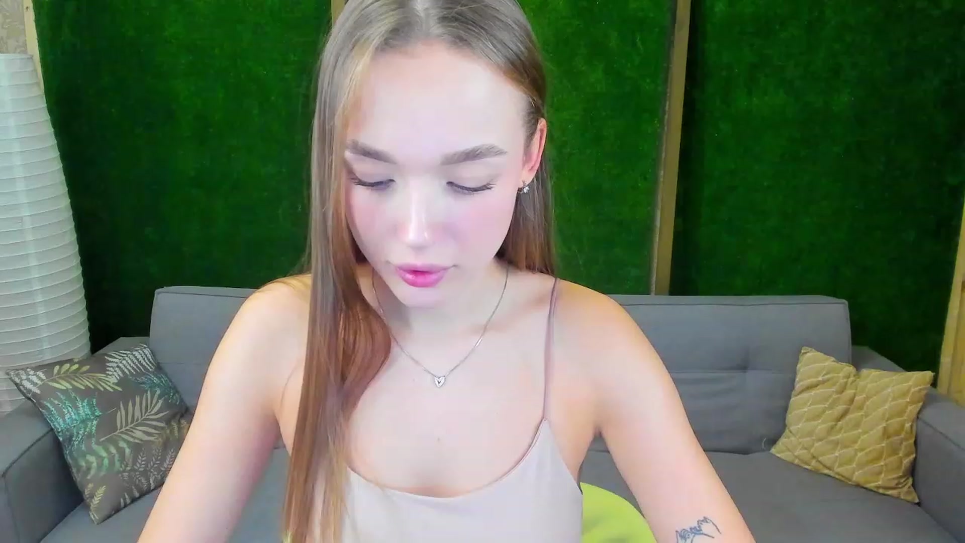 Gallery image thumbnail from Crafty_Love's myfreecams stream on, 11/17/2022, 12:46 image 14 of 20
