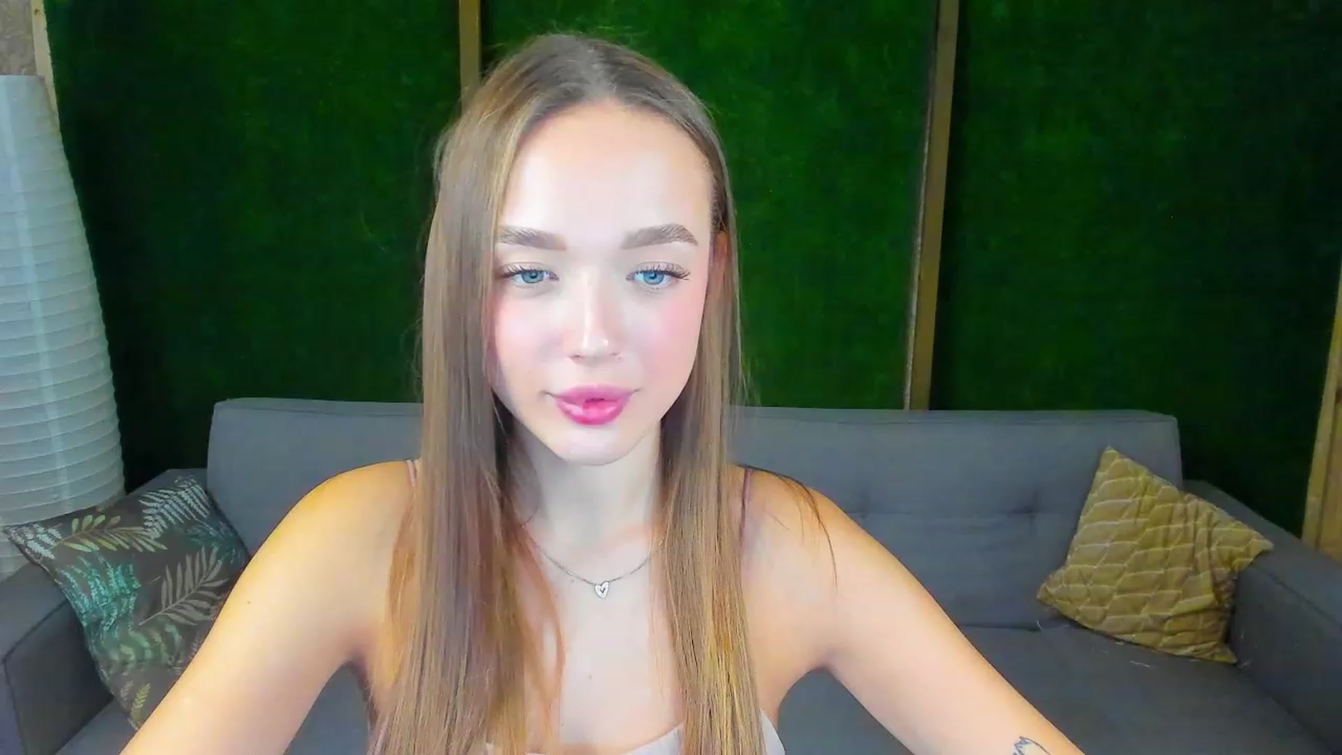 Gallery image thumbnail from Crafty_Love's myfreecams stream on, 11/18/2022, 12:48 image 7 of 20