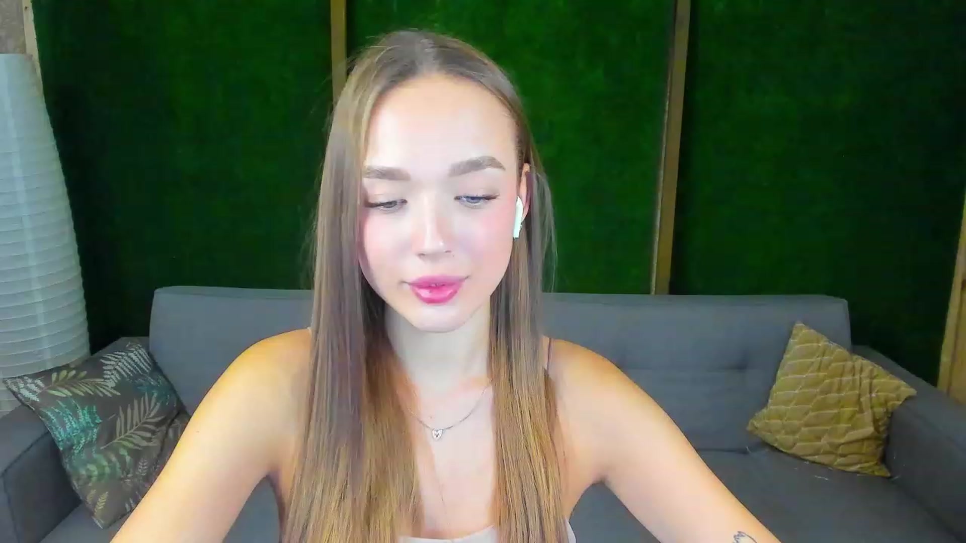 Gallery image thumbnail from Crafty_Love's myfreecams stream on, 11/18/2022, 12:48 image 11 of 20