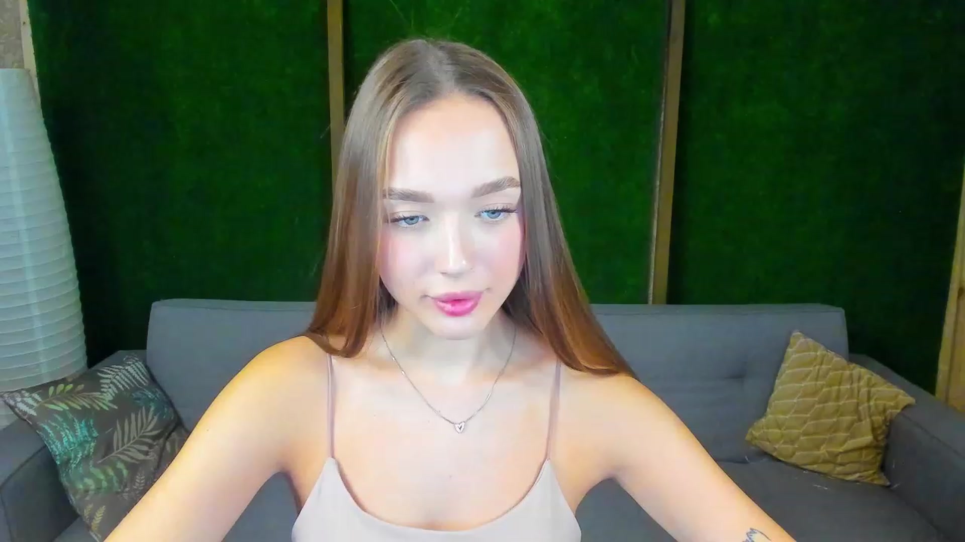 Gallery image thumbnail from Crafty_Love's myfreecams stream on, 11/18/2022, 12:48 image 17 of 20