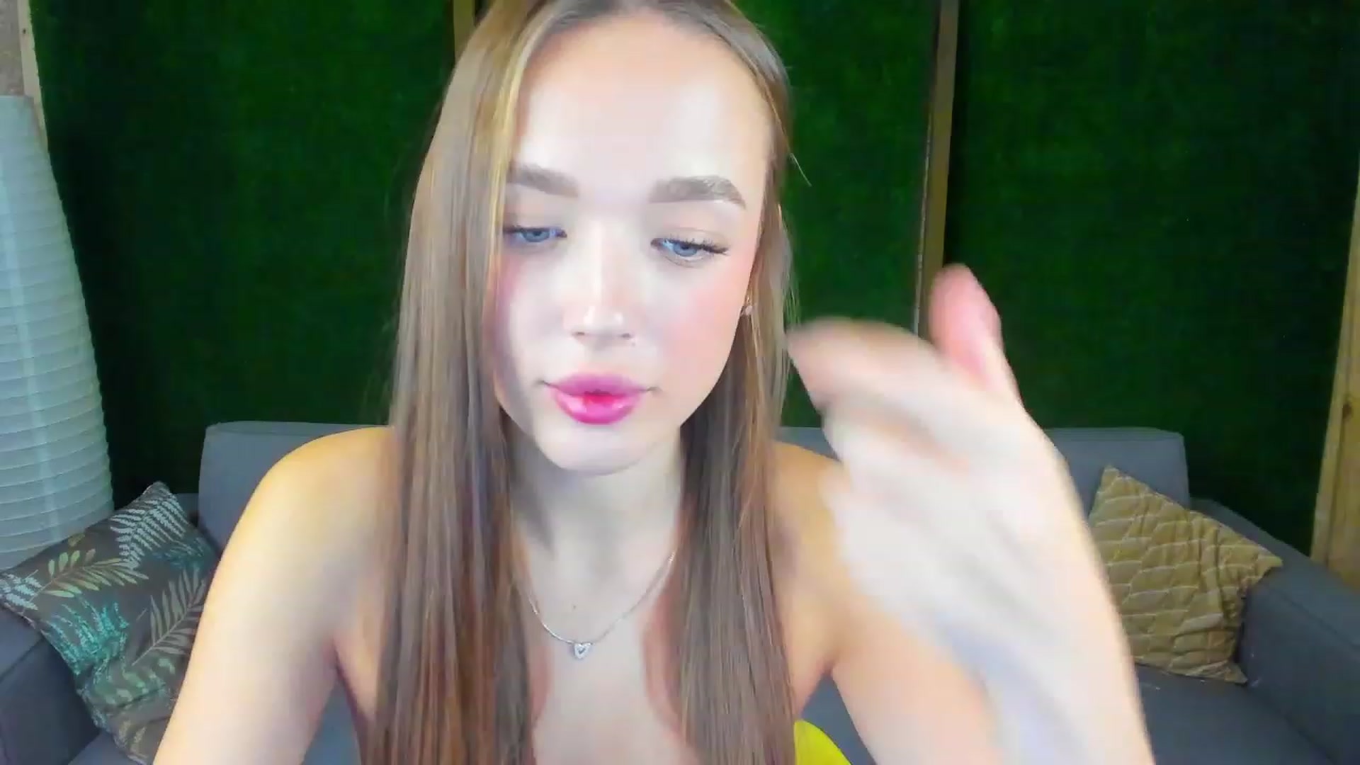 Gallery image thumbnail from Crafty_Love's myfreecams stream on, 11/18/2022, 14:02 image 13 of 20