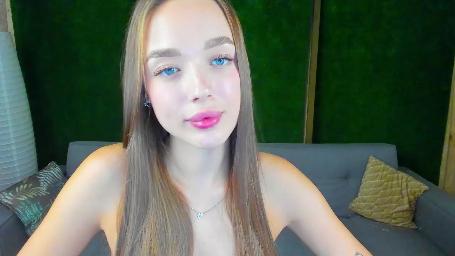 Gallery image thumbnail from Crafty_Love's myfreecams stream on, 11/18/2022, 14:02 image 16 of 20