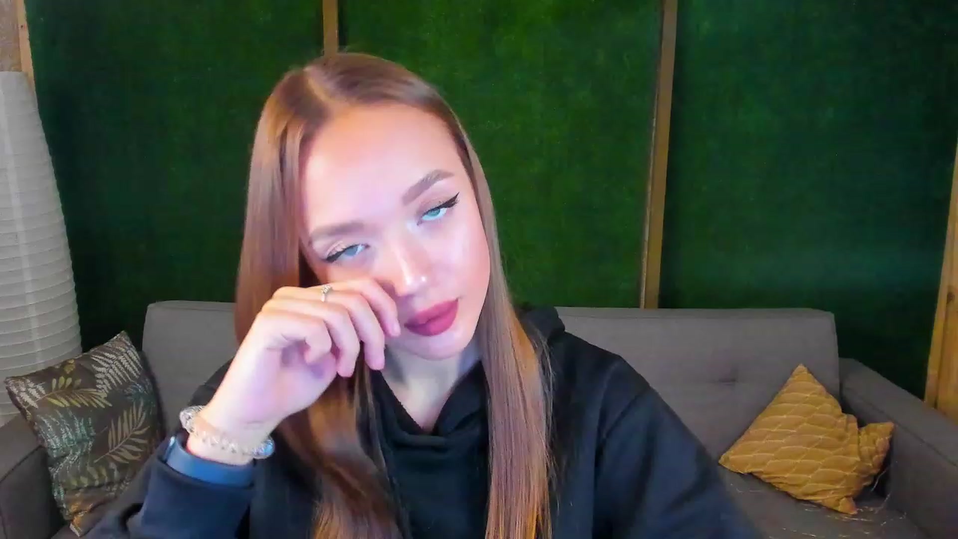 Gallery image thumbnail from Crafty_Love's myfreecams stream on, 11/22/2022, 12:47 image 8 of 20