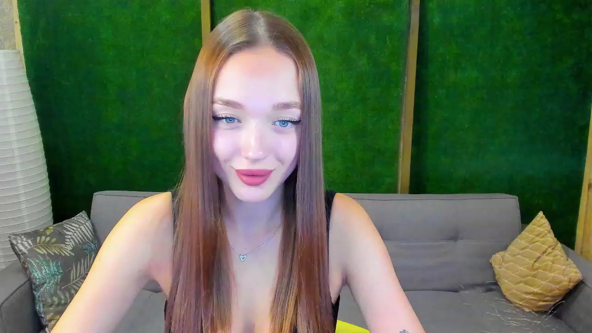 Gallery image thumbnail from Crafty_Love's myfreecams stream on, 11/23/2022, 12:04 image 17 of 20