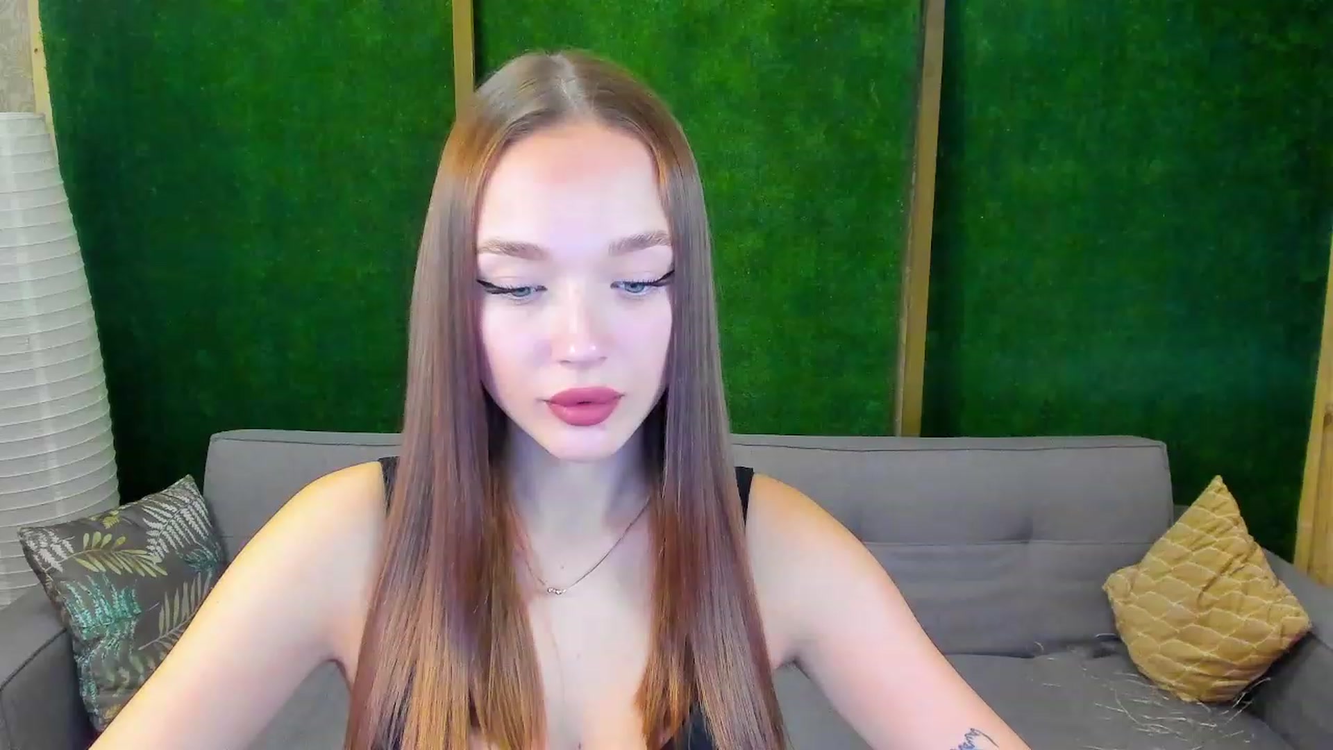 Gallery image thumbnail from Crafty_Love's myfreecams stream on, 11/23/2022, 12:04 image 11 of 20