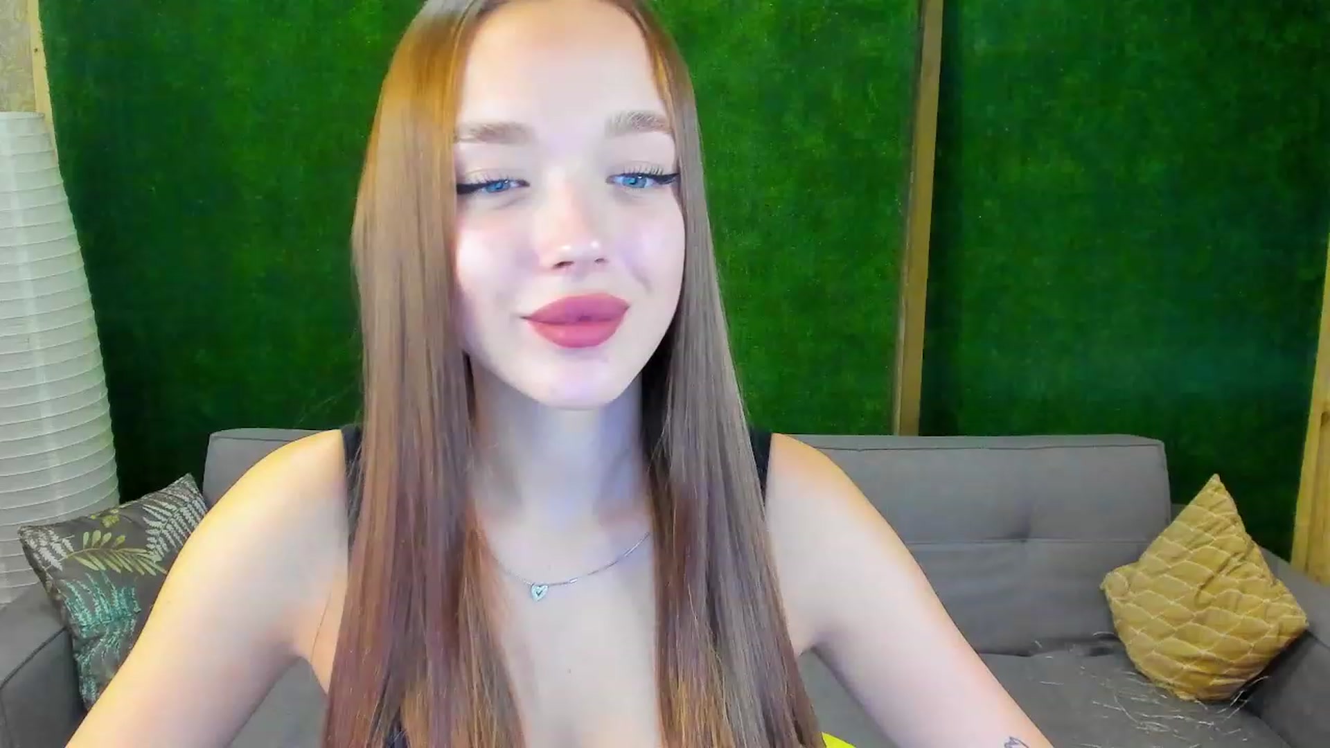 Gallery image thumbnail from Crafty_Love's myfreecams stream on, 11/23/2022, 12:04 image 19 of 20