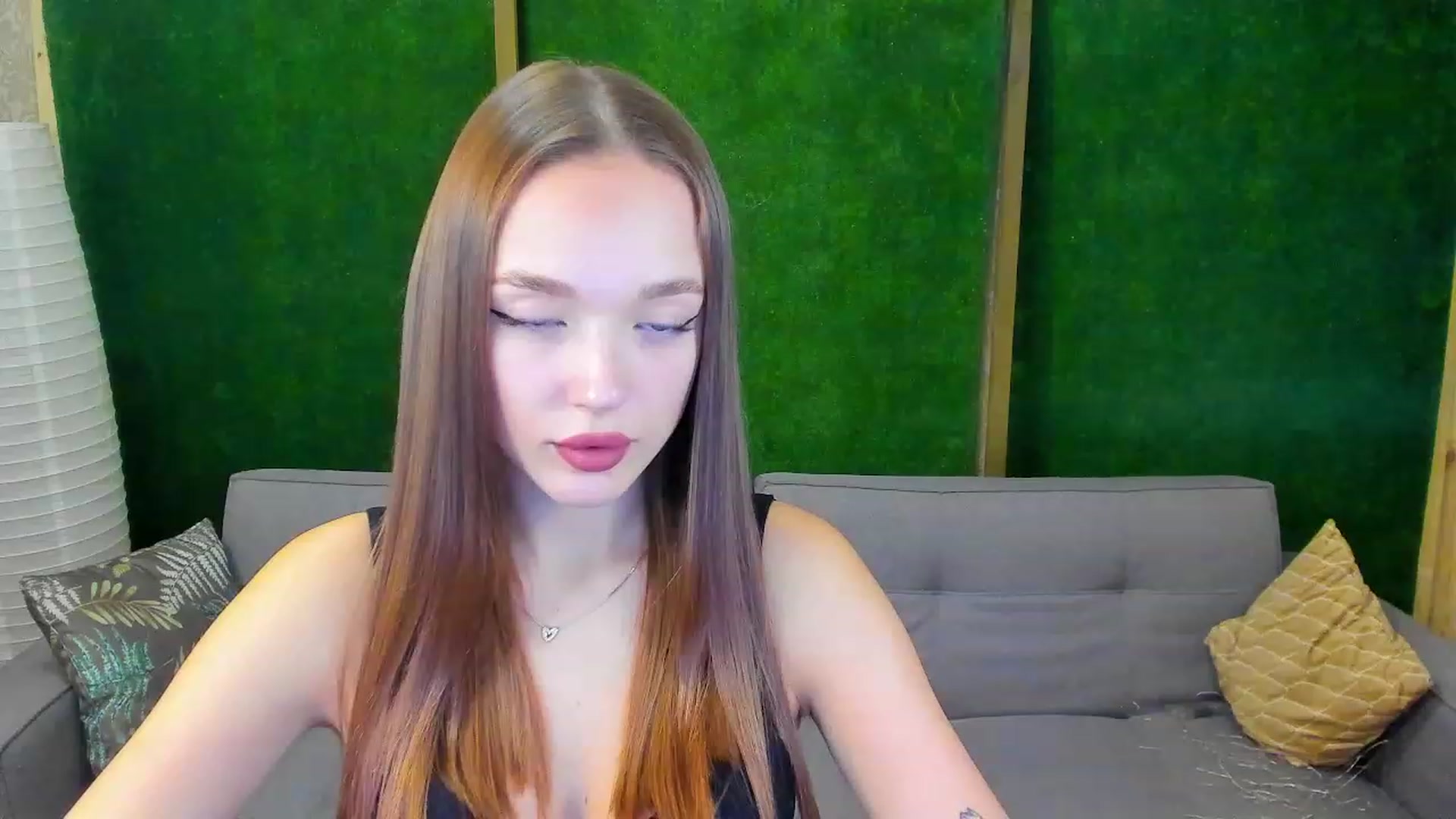 Gallery image thumbnail from Crafty_Love's myfreecams stream on, 11/23/2022, 12:04 image 3 of 20