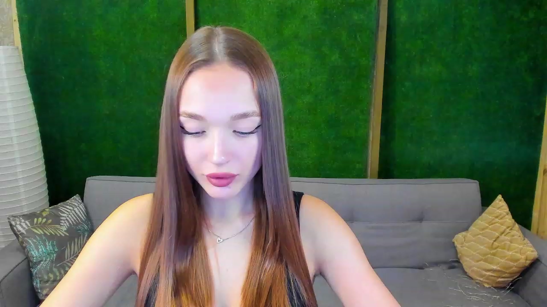 Gallery image thumbnail from Crafty_Love's myfreecams stream on, 11/23/2022, 12:04 image 15 of 20