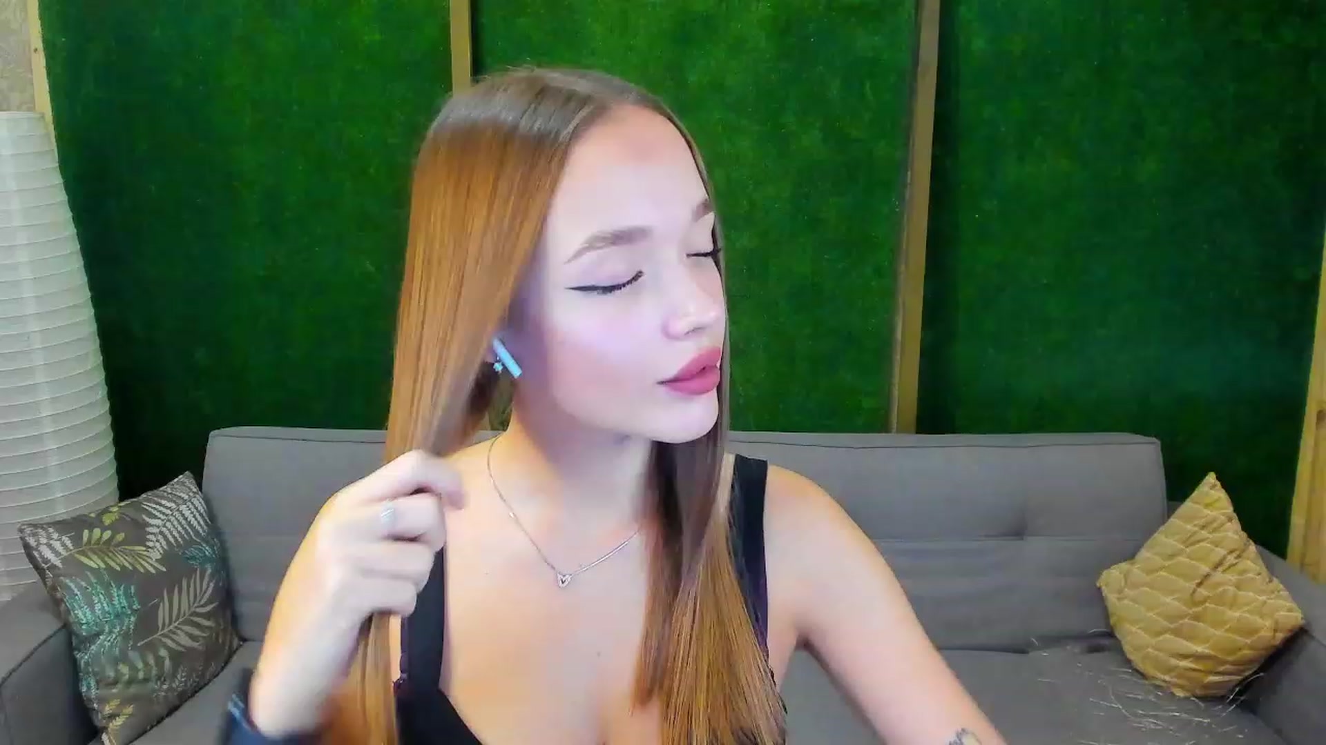 Gallery image thumbnail from Crafty_Love's myfreecams stream on, 11/23/2022, 12:22 image 4 of 20