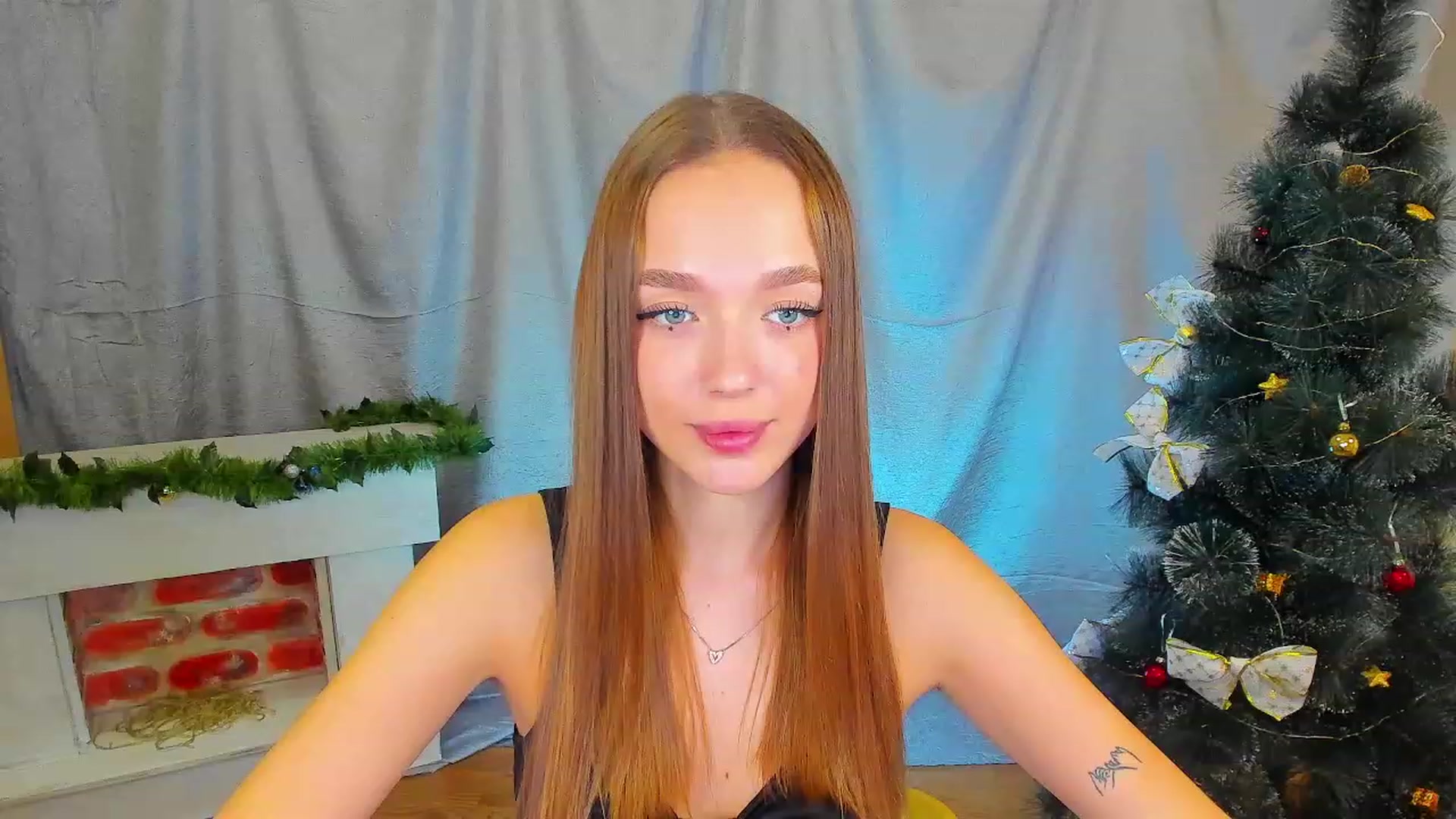 Gallery image thumbnail from Crafty_Love's myfreecams stream on, 12/26/2022, 12:46 image 8 of 20