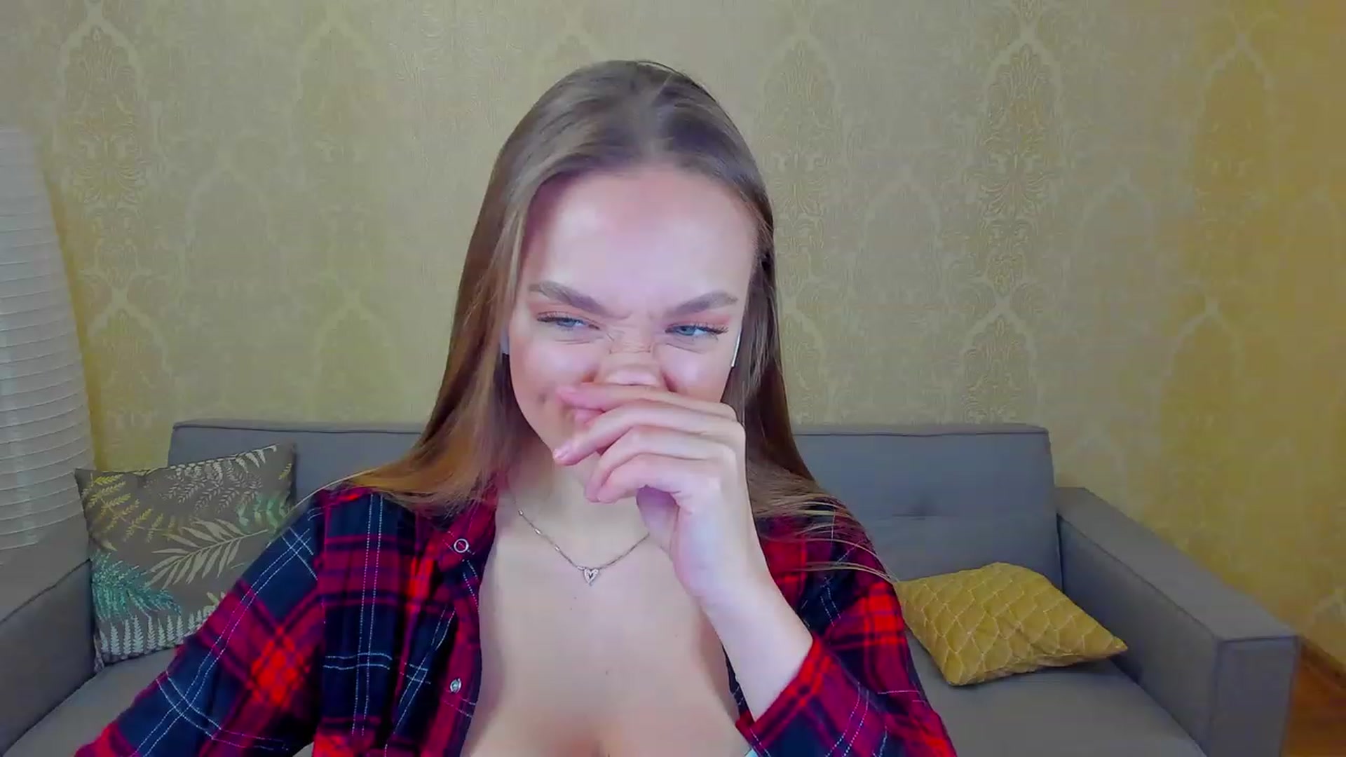 Gallery image thumbnail from Crafty_Love's myfreecams stream on, 01/25/2023, 12:48 image 8 of 20