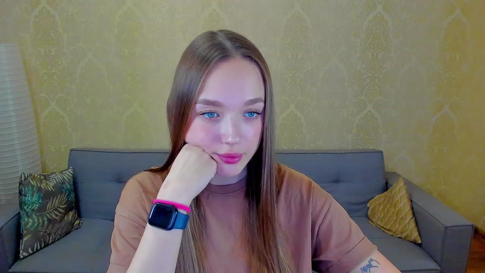 Gallery image thumbnail from Crafty_Love's myfreecams stream on, 02/11/2023, 14:01 image 10 of 20
