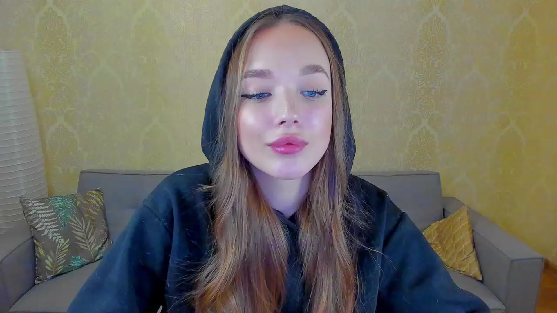 Gallery image thumbnail from Crafty_Love's myfreecams stream on, 02/13/2023, 10:49 image 18 of 20