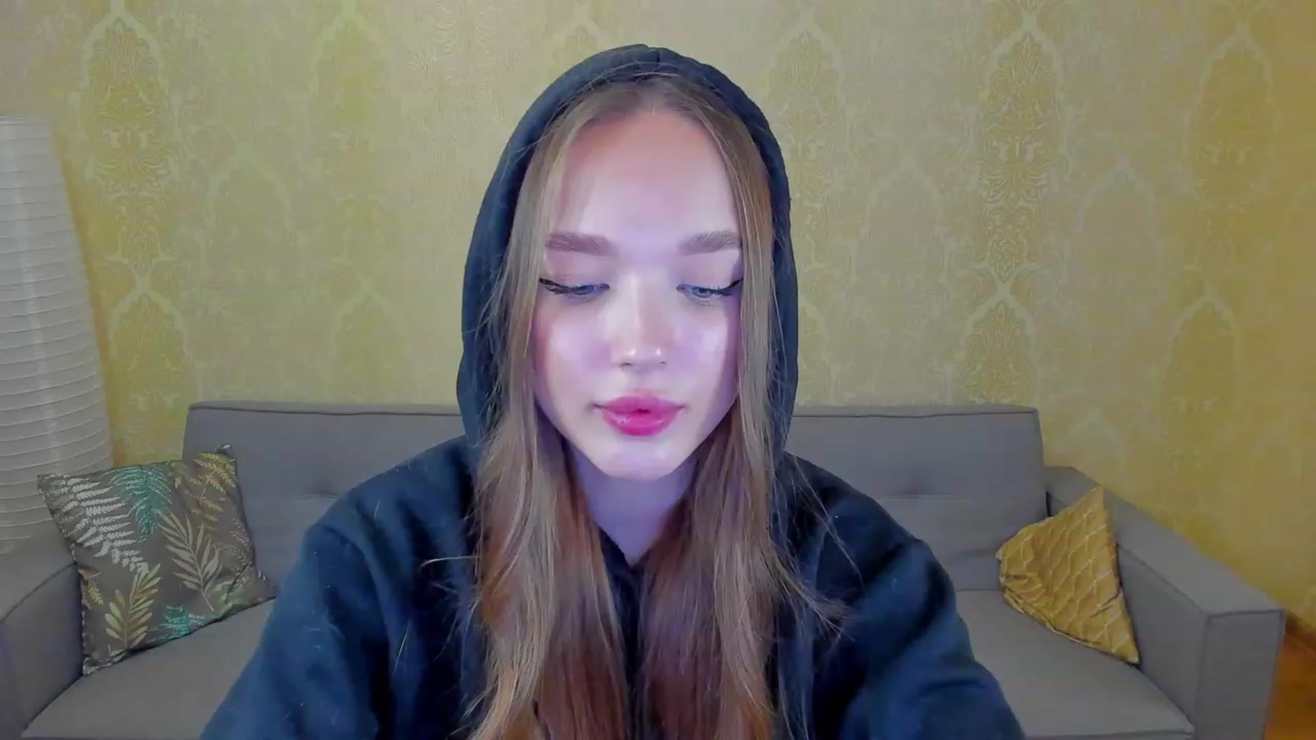 Gallery image thumbnail from Crafty_Love's myfreecams stream on, 02/13/2023, 12:43 image 8 of 20