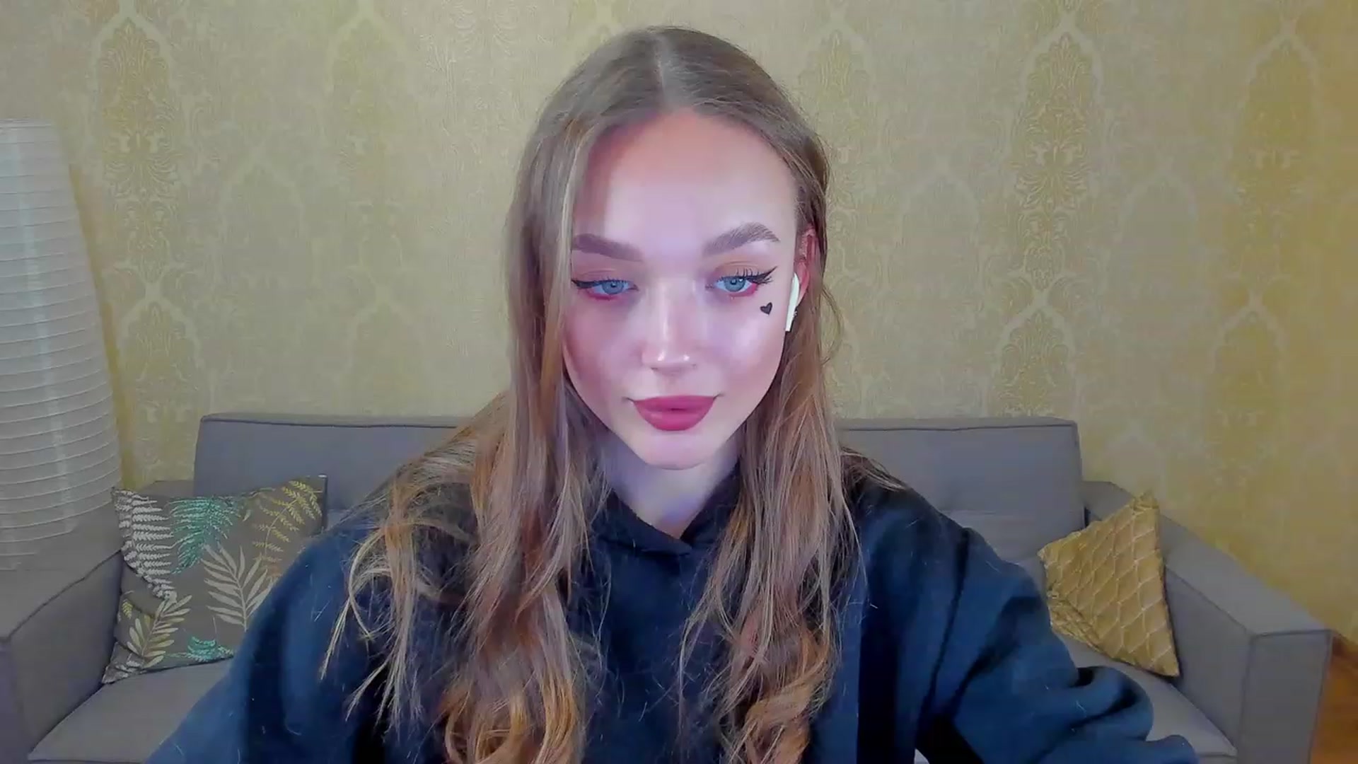 Gallery image thumbnail from Crafty_Love's myfreecams stream on, 02/14/2023, 08:47 image 19 of 20