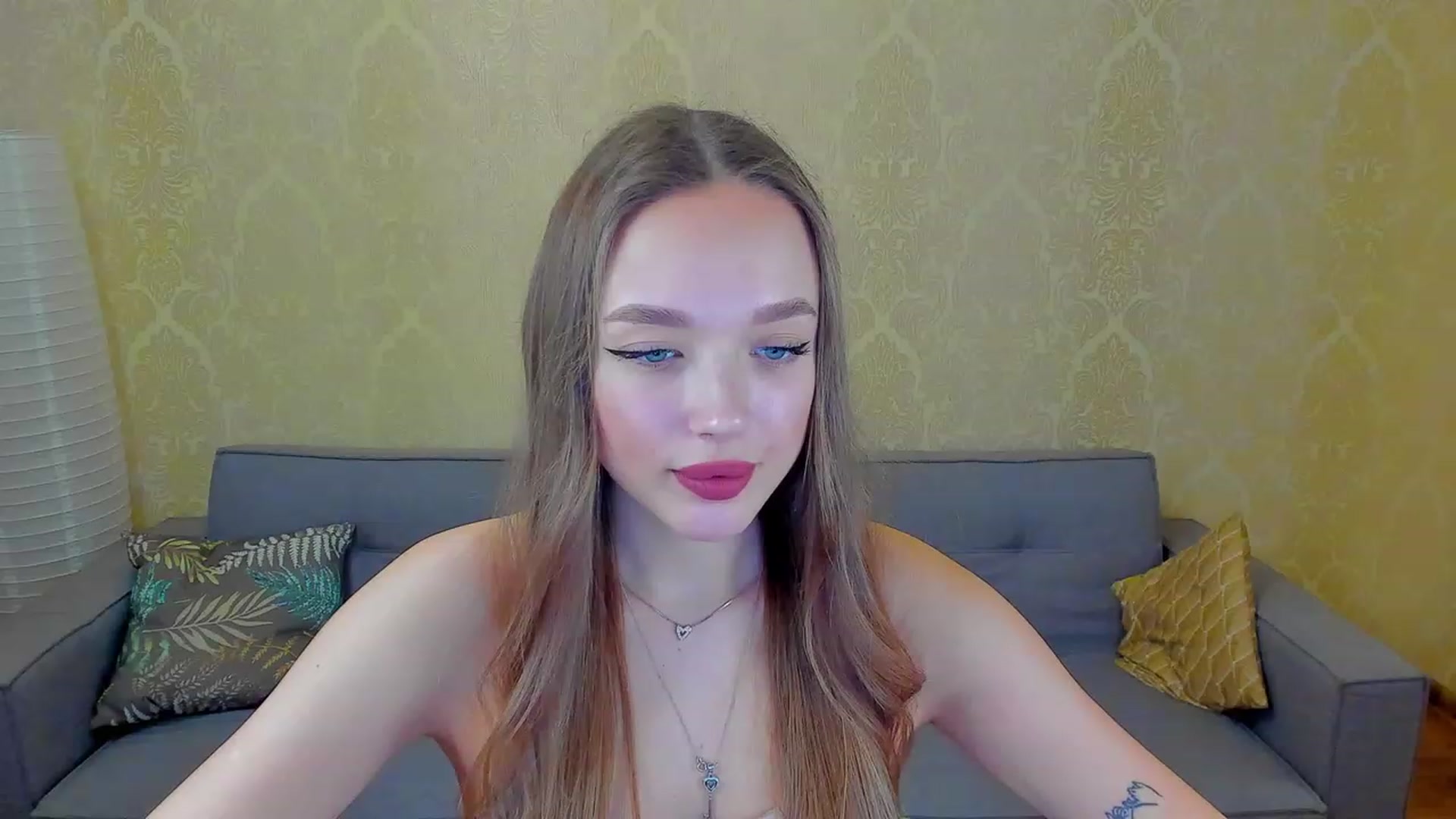 Gallery image thumbnail from Crafty_Love's myfreecams stream on, 02/15/2023, 12:08 image 12 of 20