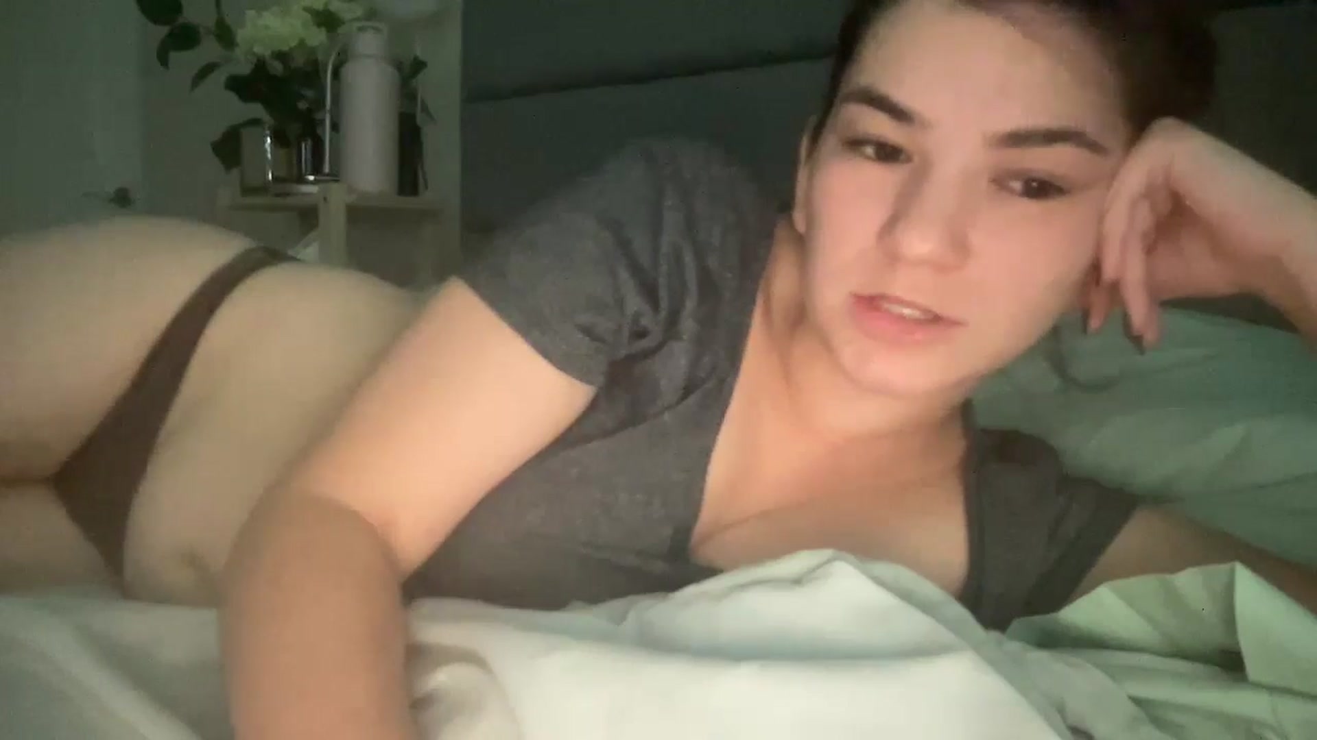 Gallery image thumbnail from Cranberry's myfreecams stream on, 10/06/2024, 22:17 image 4 of 20