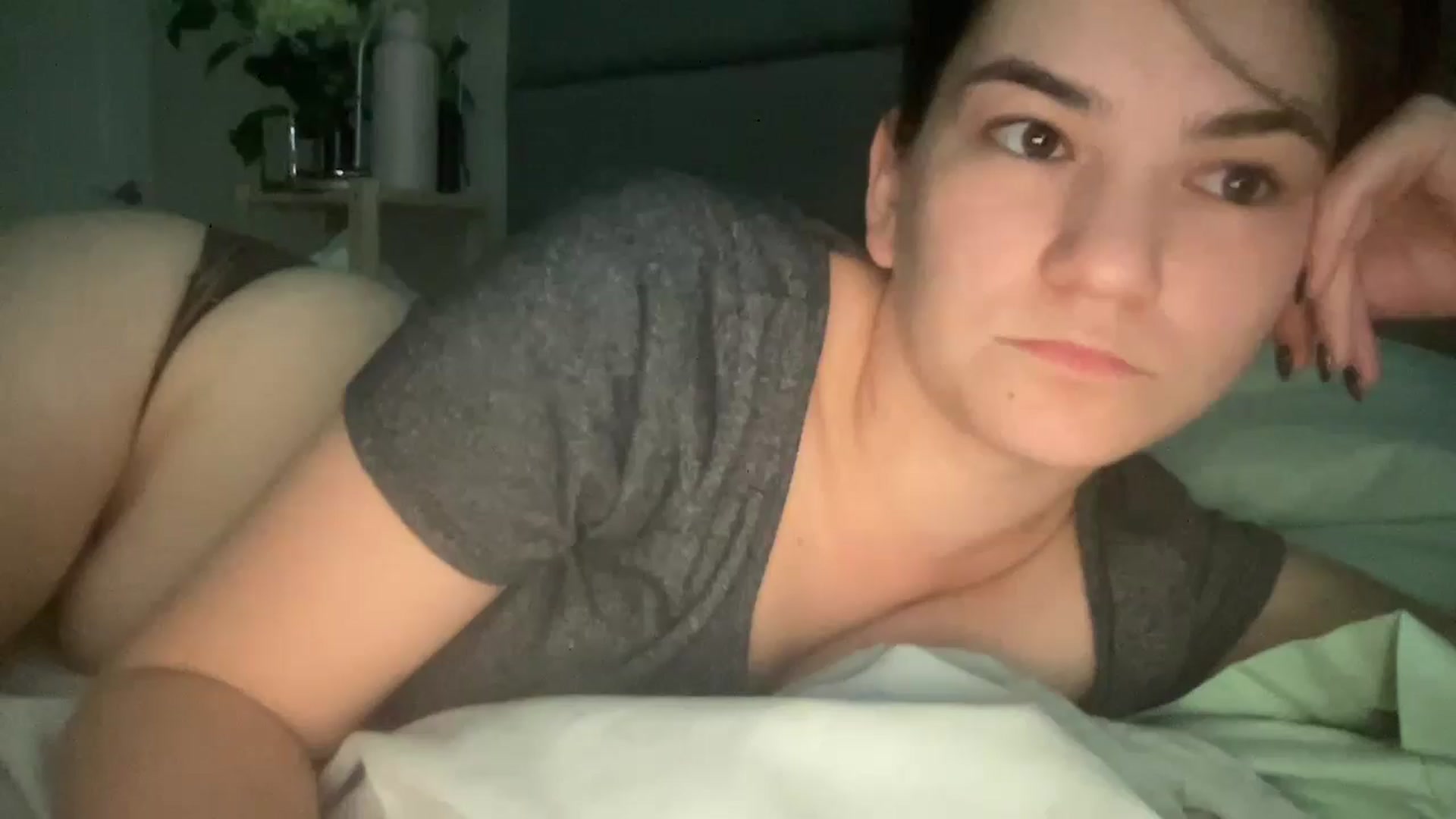 Gallery image thumbnail from Cranberry's myfreecams stream on, 10/06/2024, 22:17 image 1 of 20