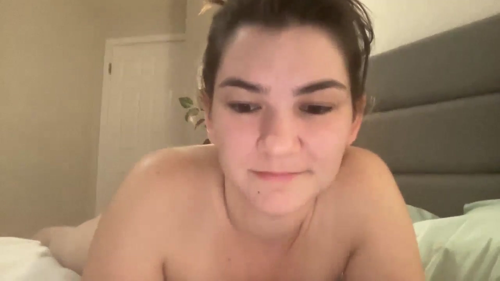Gallery image thumbnail from Cranberry's myfreecams stream on, 10/06/2024, 23:18 image 15 of 20
