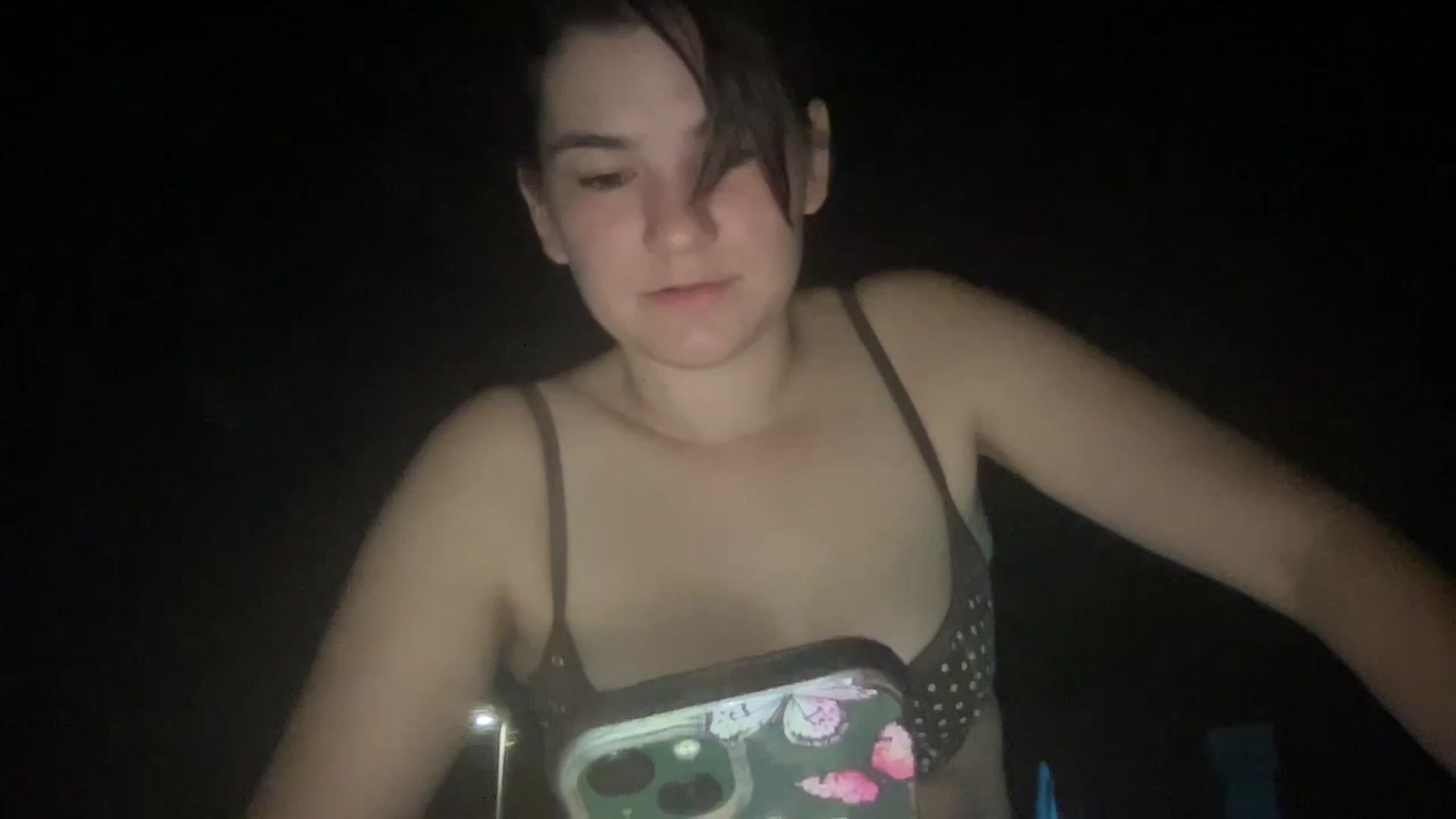 Gallery image thumbnail from Cranberry's myfreecams stream on, 10/07/2024, 01:47 image 15 of 20