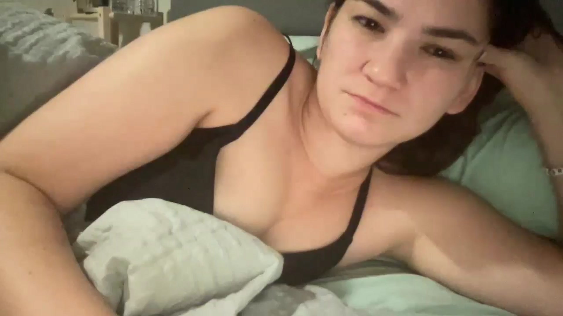 Gallery image thumbnail from Cranberry's myfreecams stream on, 10/18/2024, 09:37 image 19 of 20