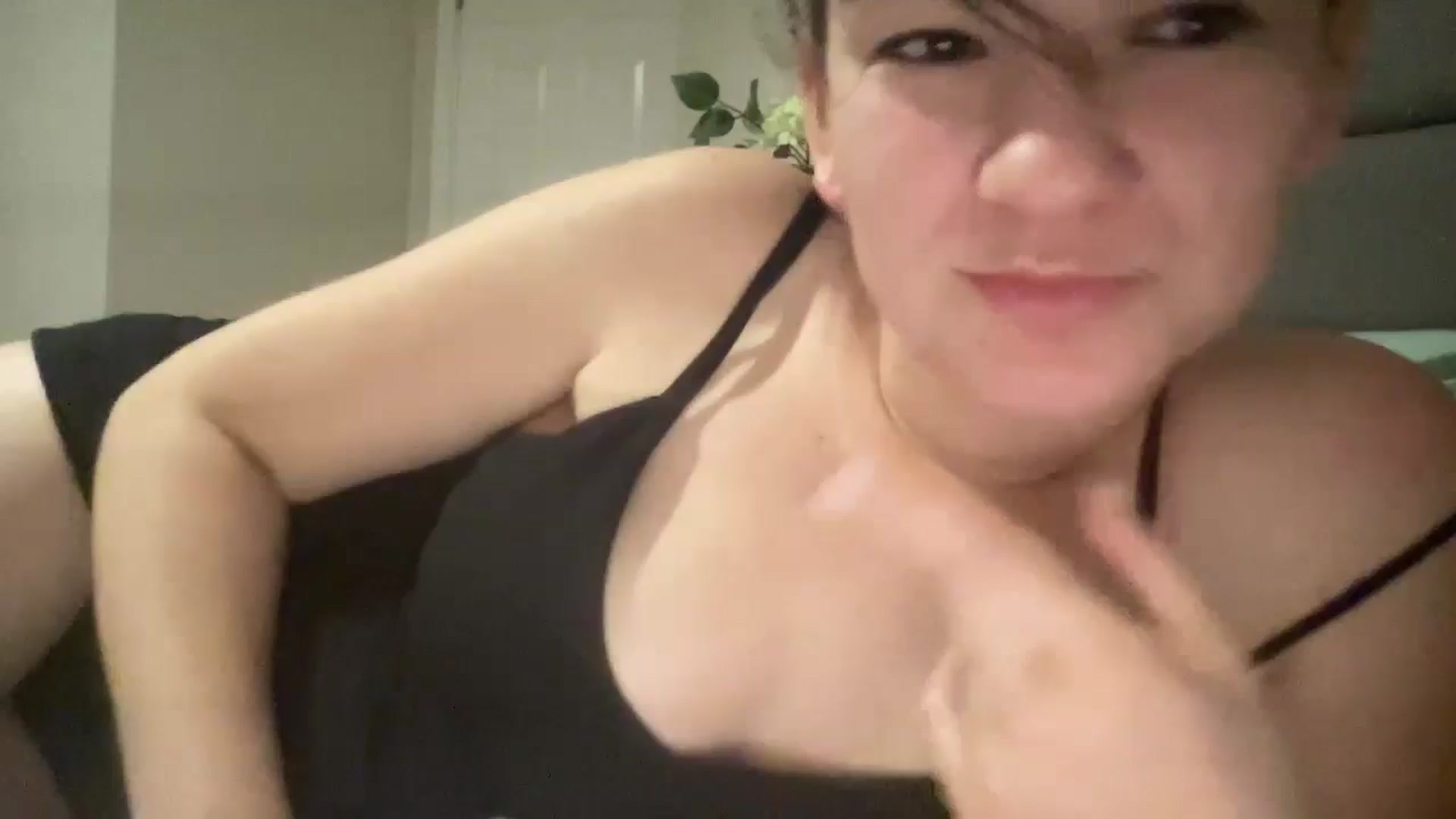 Gallery image thumbnail from Cranberry's myfreecams stream on, 10/18/2024, 09:37 image 1 of 20