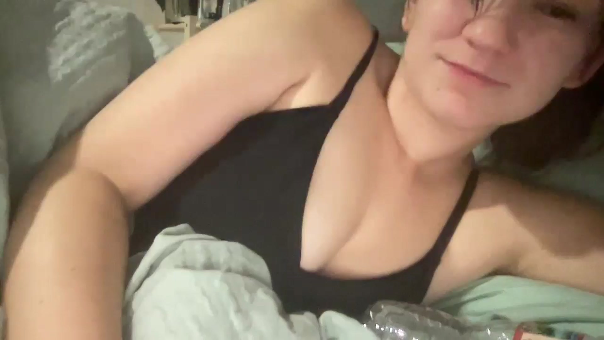 Gallery image thumbnail from Cranberry's myfreecams stream on, 10/18/2024, 09:37 image 9 of 20