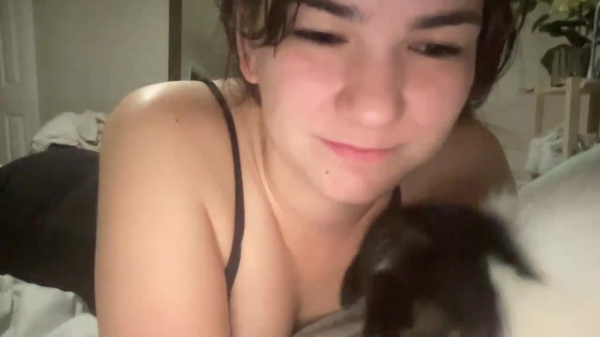 Gallery image thumbnail from Cranberry's myfreecams stream on, 10/18/2024, 09:37 image 7 of 20