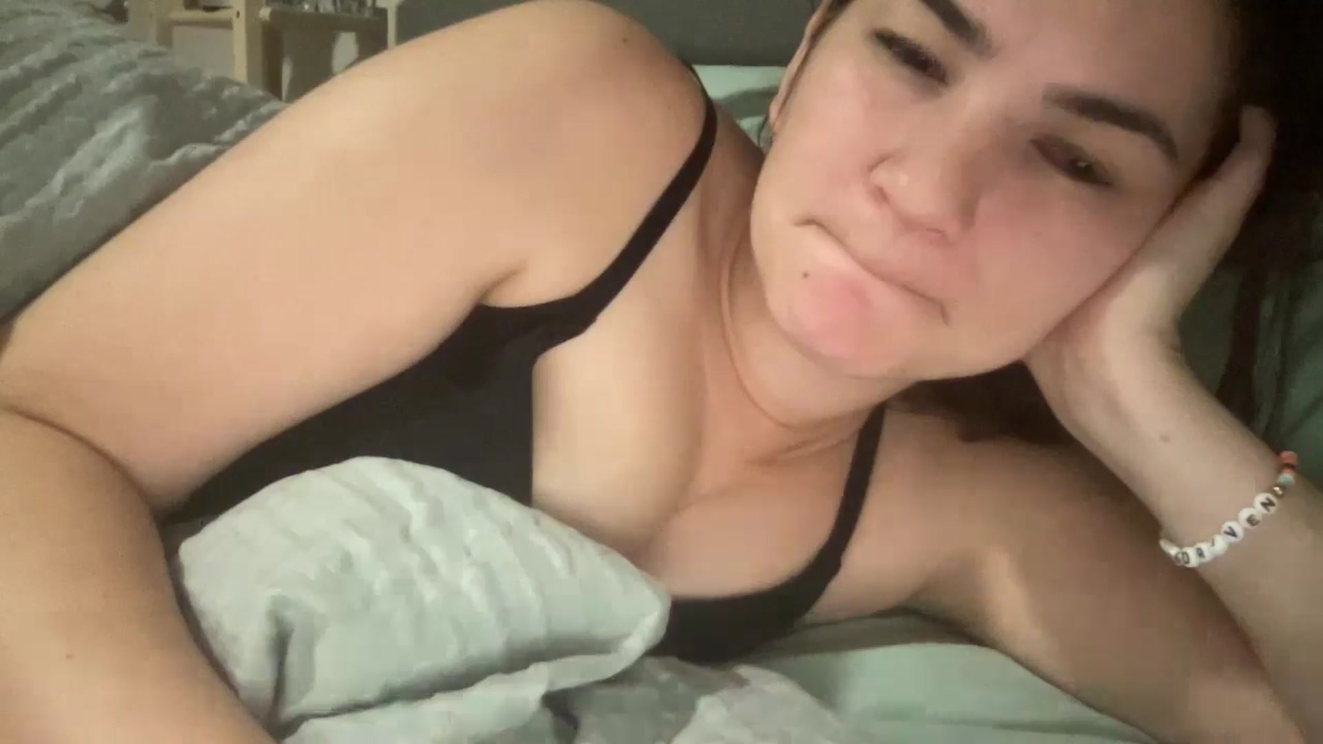Gallery image thumbnail from Cranberry's myfreecams stream on, 10/18/2024, 09:37 image 20 of 20