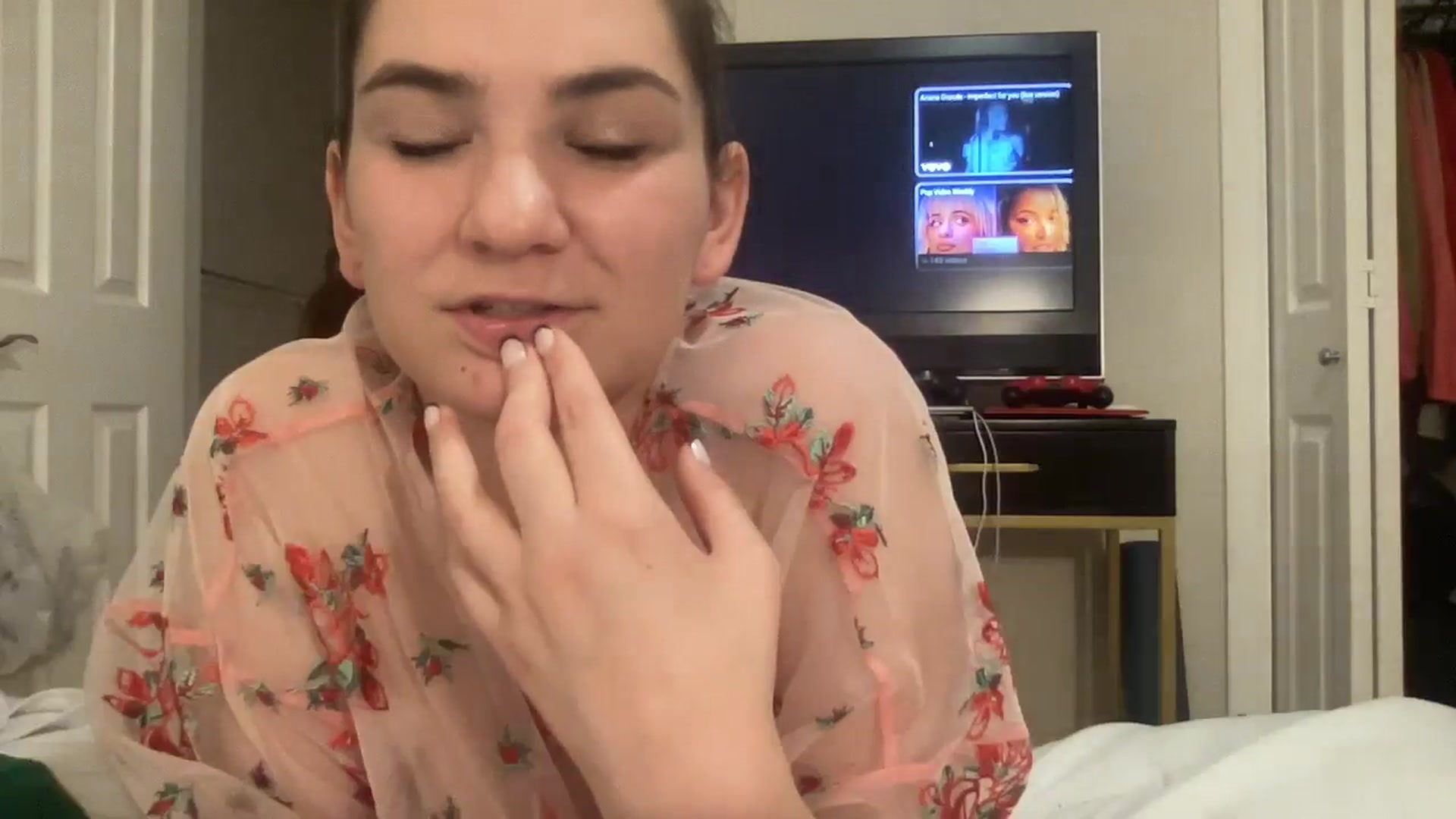 Gallery image thumbnail from Cranberry's myfreecams stream on, 10/24/2024, 05:28 image 3 of 20