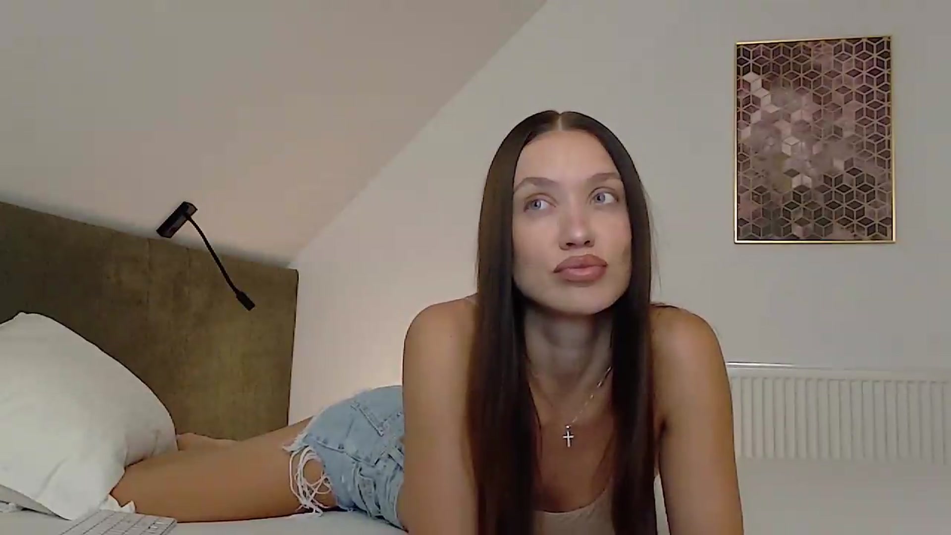 Gallery image thumbnail from Cranberrye1's myfreecams stream on, 08/13/2026, 18:04 image 13 of 20