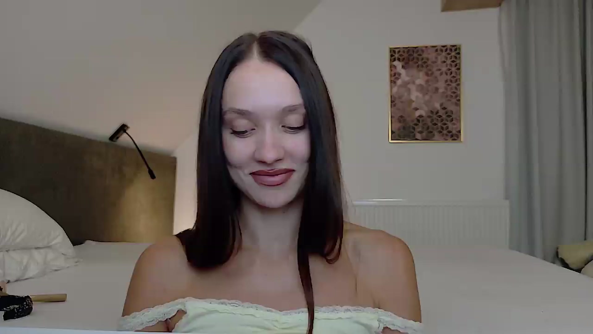 Gallery image thumbnail from Cranberrye1's myfreecams stream on, 08/14/2026, 19:51 image 17 of 20