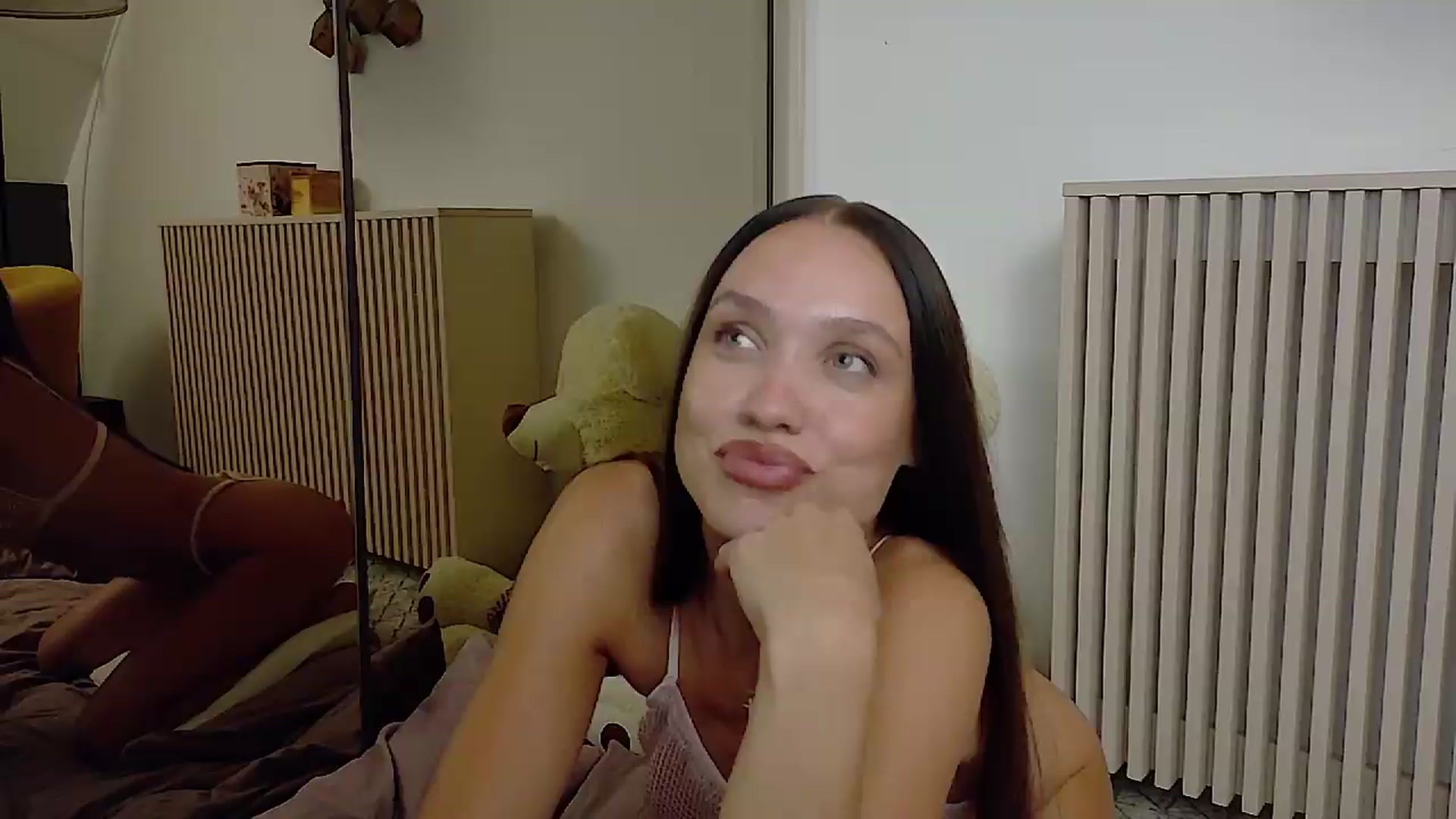 Gallery image thumbnail from Cranberrye1's myfreecams stream on, 08/18/2026, 17:05 image 9 of 20
