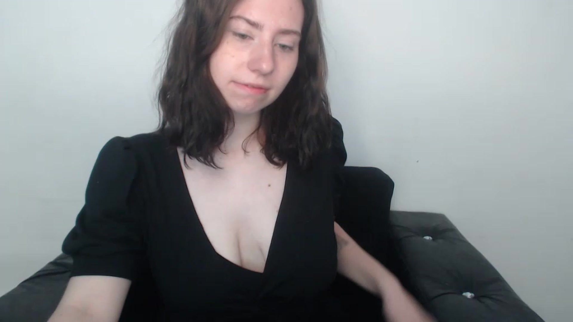 Gallery image thumbnail from Cranky_cherry's myfreecams stream on, 08/17/2023, 08:50 image 16 of 20