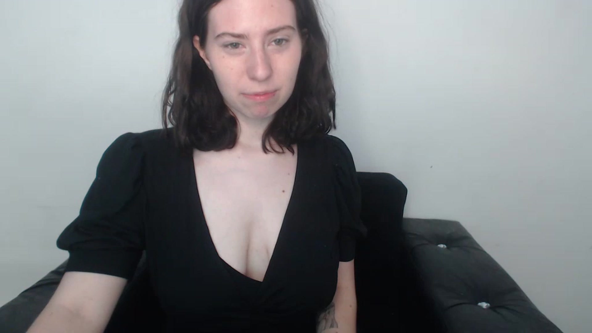 Gallery image thumbnail from Cranky_cherry's myfreecams stream on, 08/17/2023, 08:50 image 14 of 20