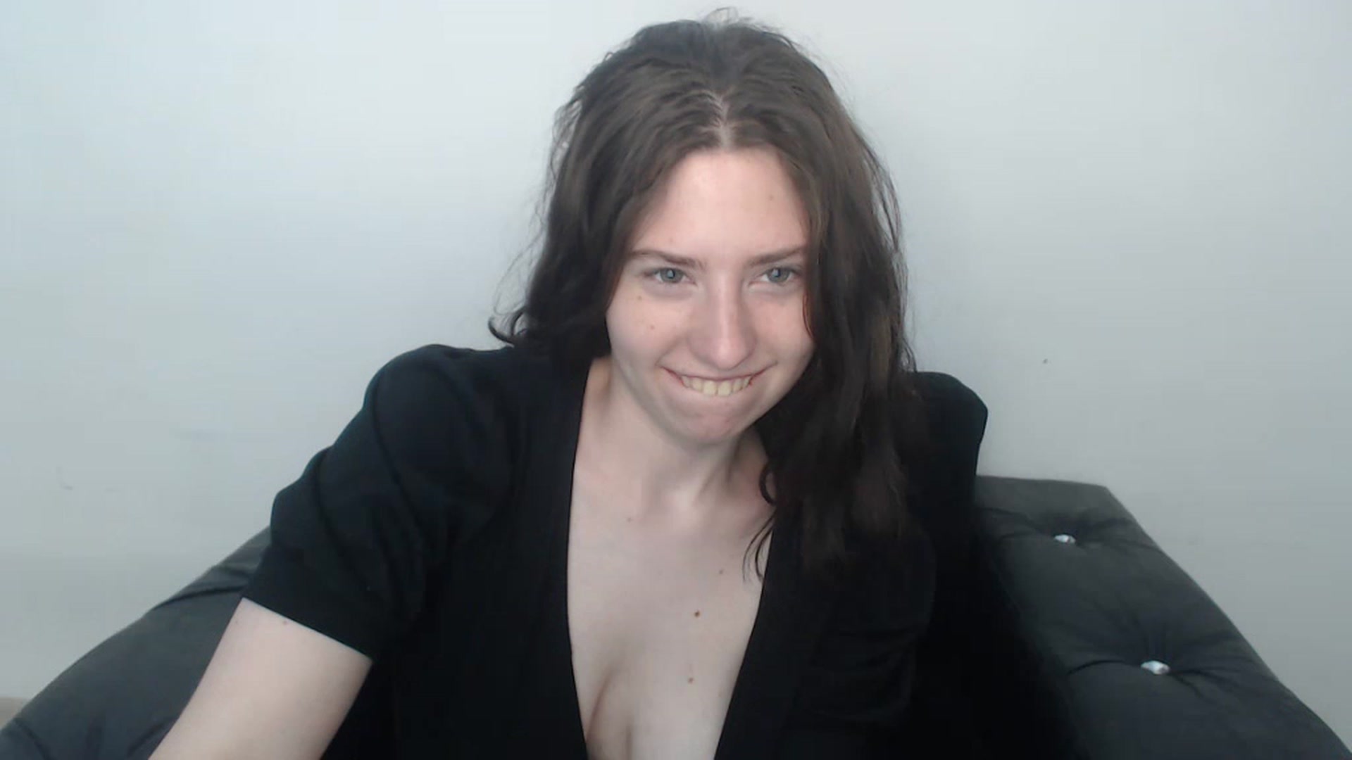Gallery image thumbnail from Cranky_cherry's myfreecams stream on, 08/17/2023, 11:19 image 6 of 20