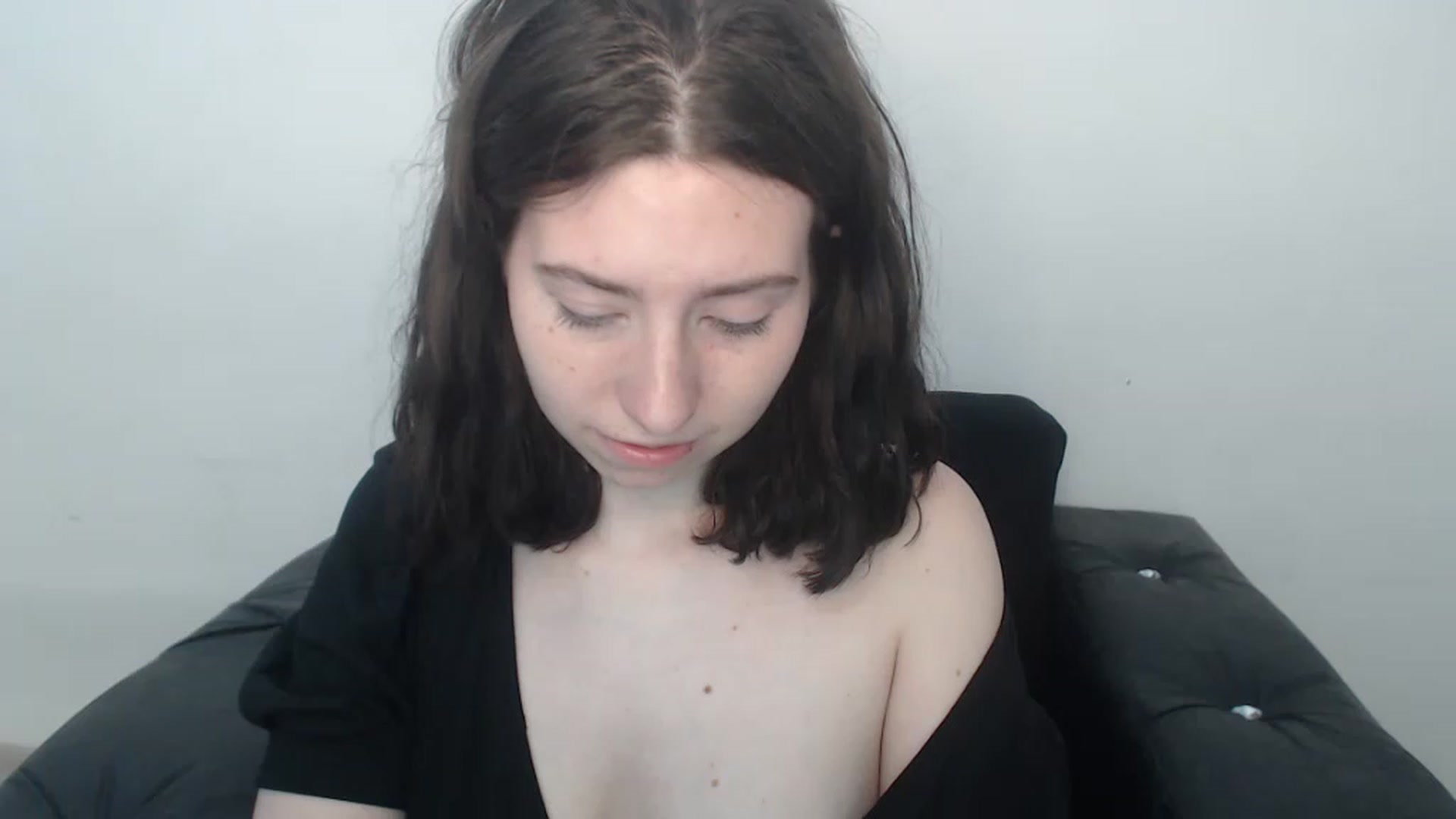 Gallery image thumbnail from Cranky_cherry's myfreecams stream on, 08/17/2023, 11:19 image 16 of 20