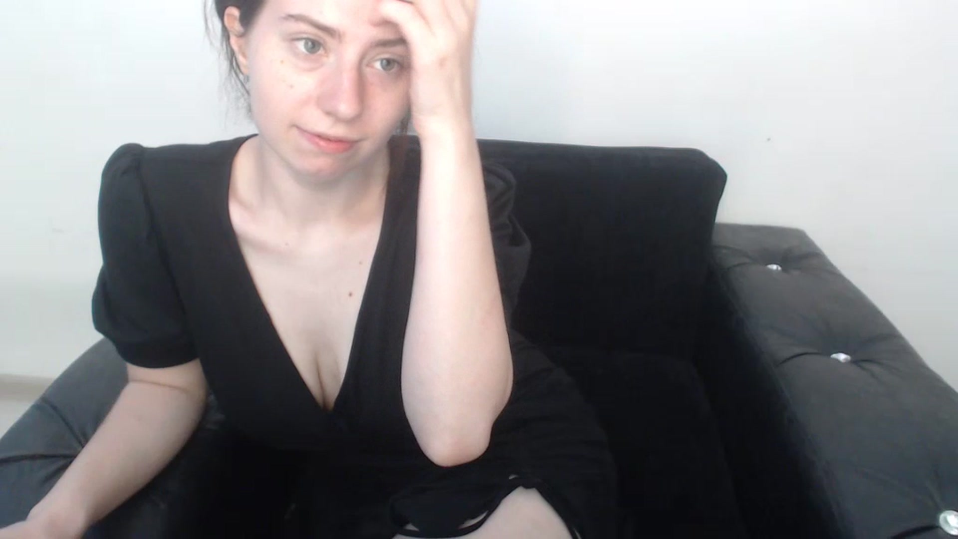 Gallery image thumbnail from Cranky_cherry's myfreecams stream on, 08/21/2023, 11:25 image 8 of 20