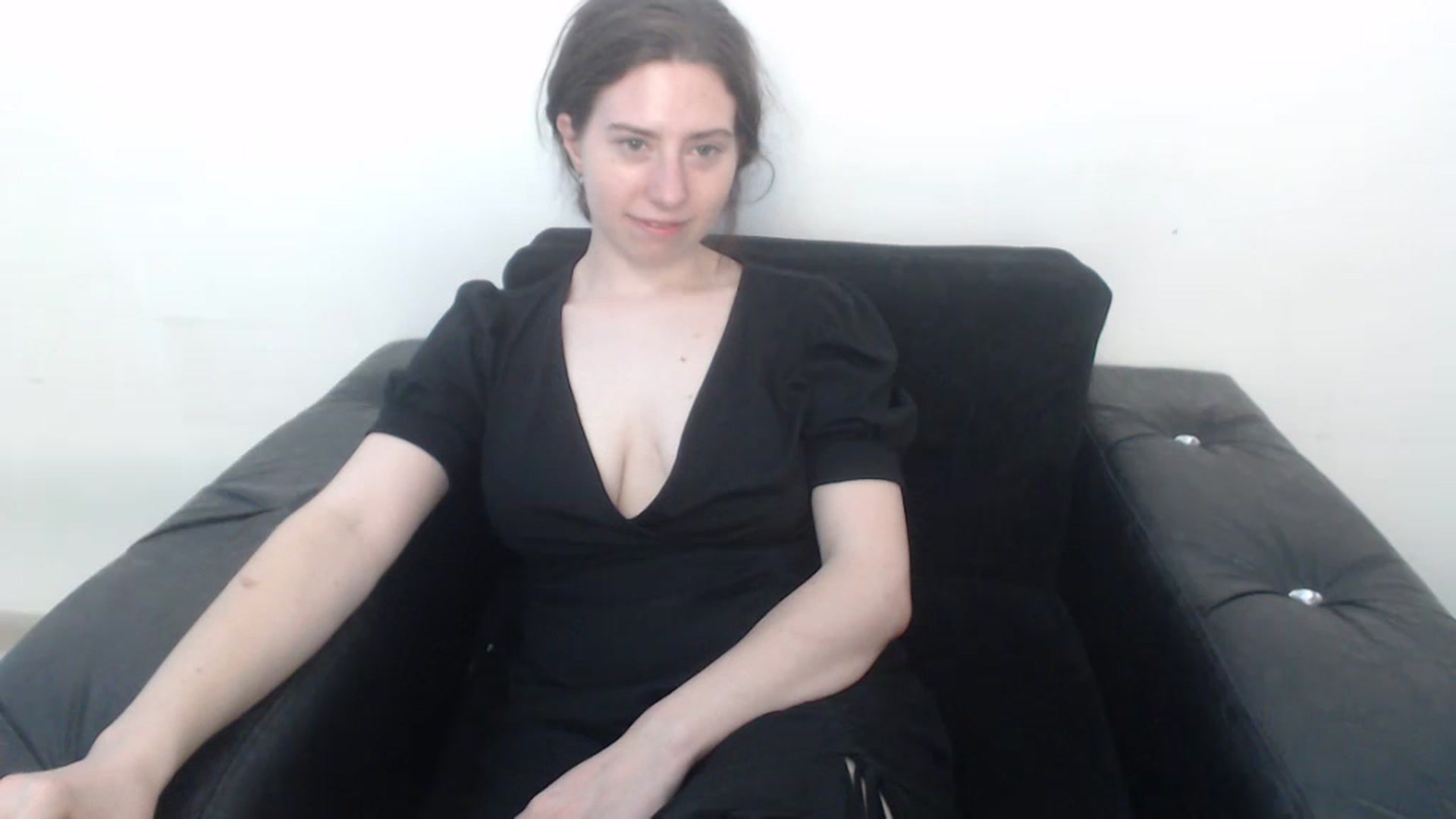 Gallery image thumbnail from Cranky_cherry's myfreecams stream on, 08/21/2023, 11:25 image 11 of 20
