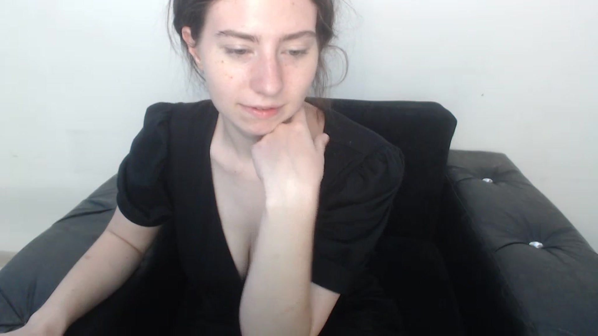 Gallery image thumbnail from Cranky_cherry's myfreecams stream on, 08/21/2023, 11:25 image 13 of 20