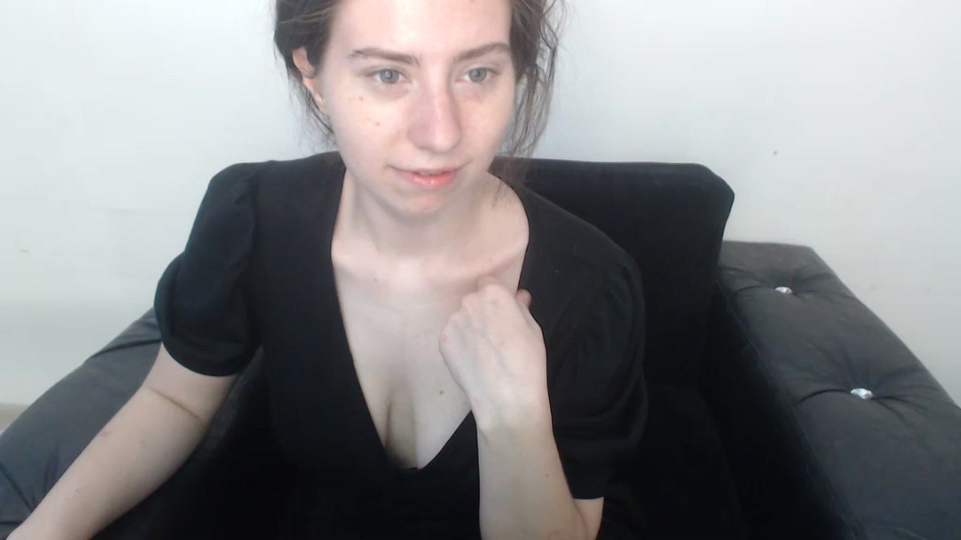 Gallery image thumbnail from Cranky_cherry's myfreecams stream on, 08/21/2023, 11:25 image 16 of 20