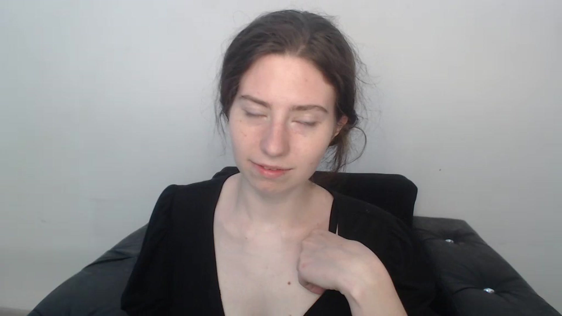 Gallery image thumbnail from Cranky_cherry's myfreecams stream on, 08/21/2023, 11:25 image 2 of 20