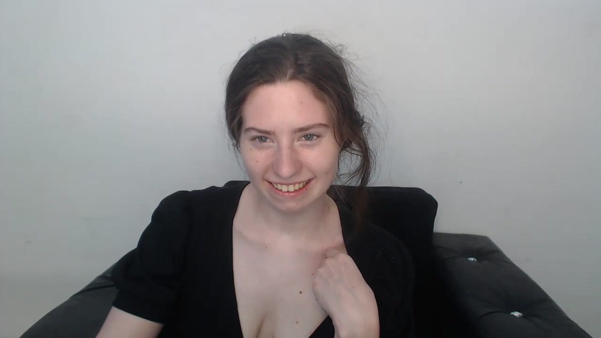Gallery image thumbnail from Cranky_cherry's myfreecams stream on, 08/21/2023, 12:47 image 13 of 20
